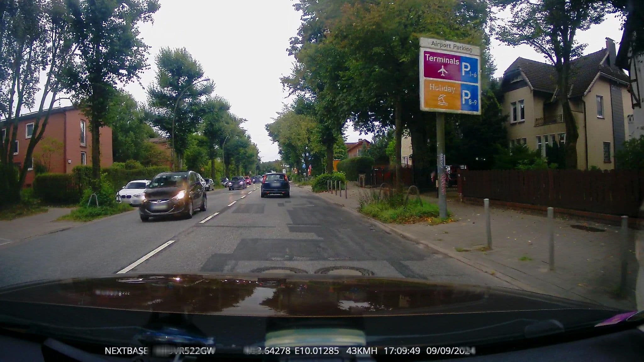 Street view near Villa Boutique 115 by INA, Fuhlsbüttel — © Dancingman (CC BY-SA · Mapillary)