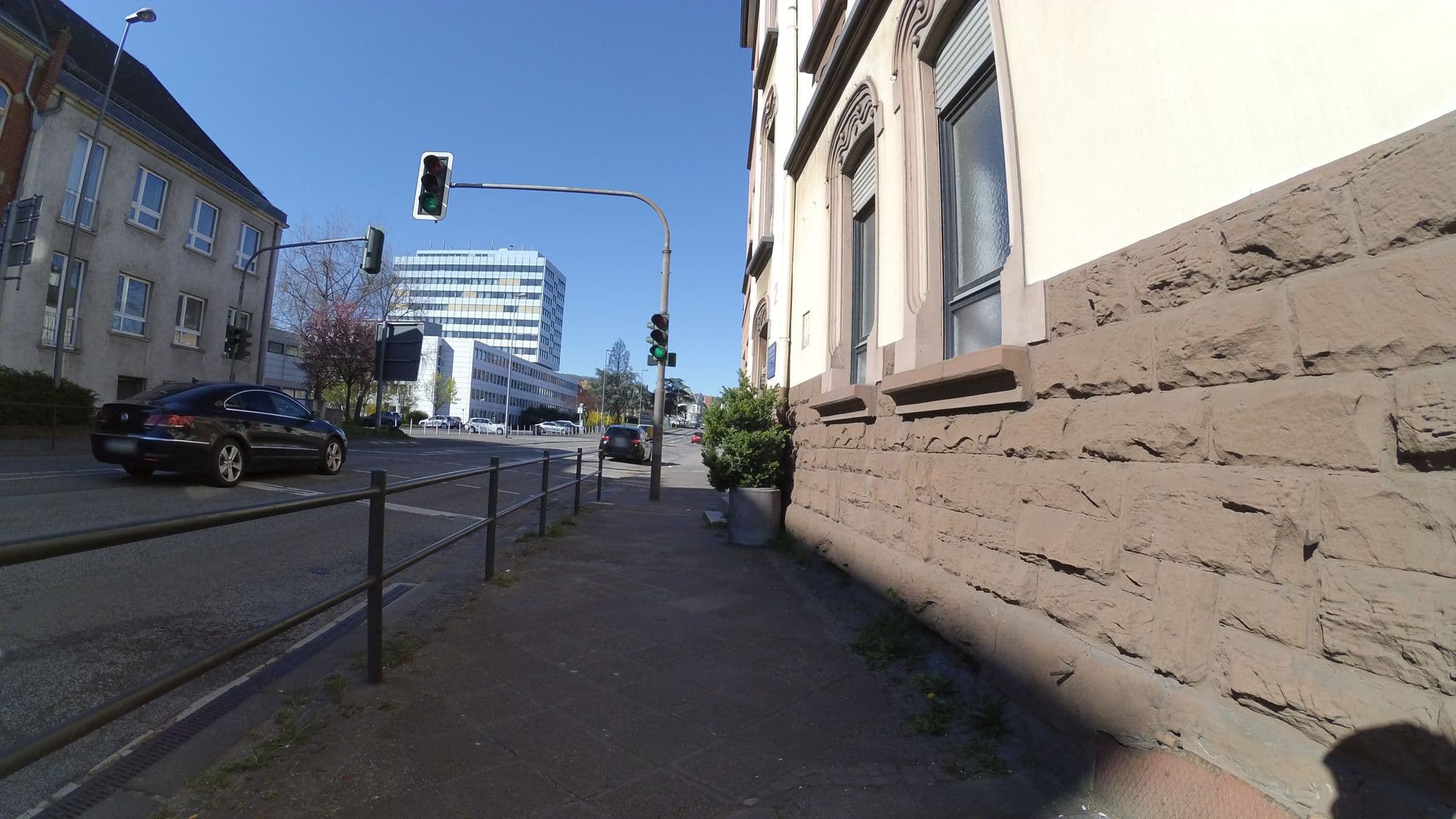 Street view near Pension De Lux Gästehaus Völklingen, Völklingen — © teddy73 (CC BY-SA · Mapillary)