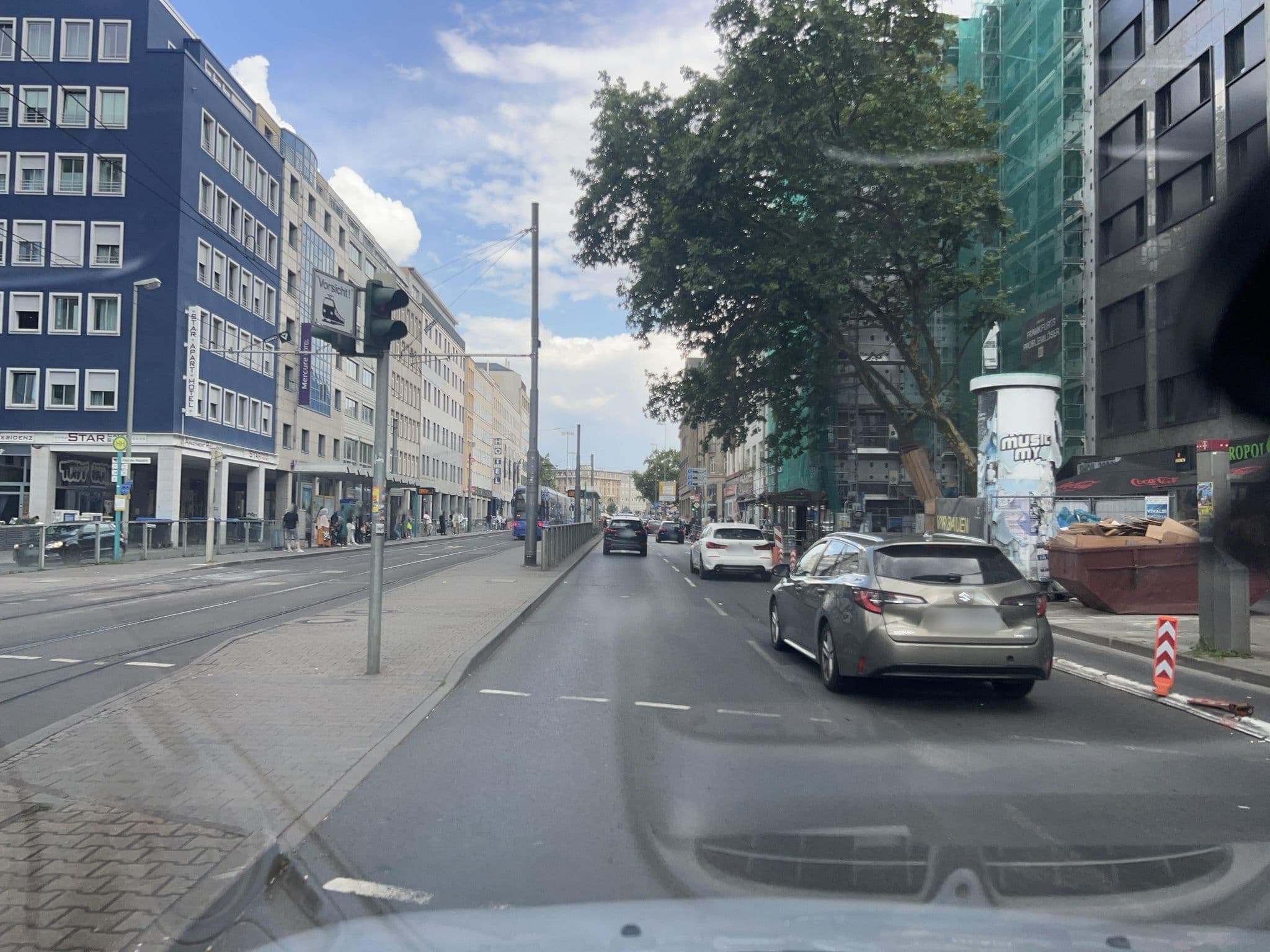 Street view near easyHotel Frankfurt City Center, Frankfurt am Main — © robffm (CC BY-SA · Mapillary)