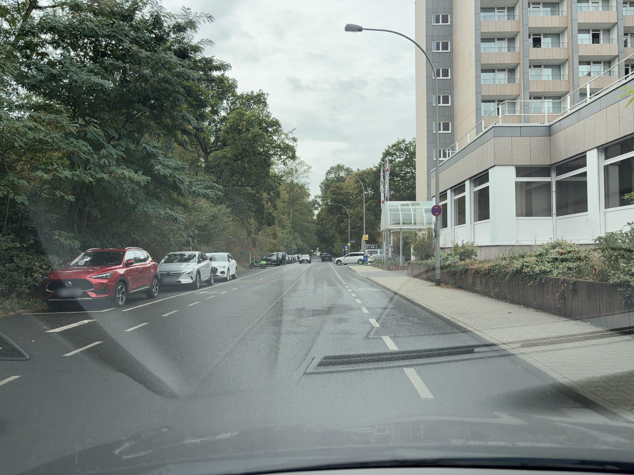 Street view near SOALTEE Hotel Frankfurt Messe, Gallus — © robffm (CC BY-SA · Mapillary)