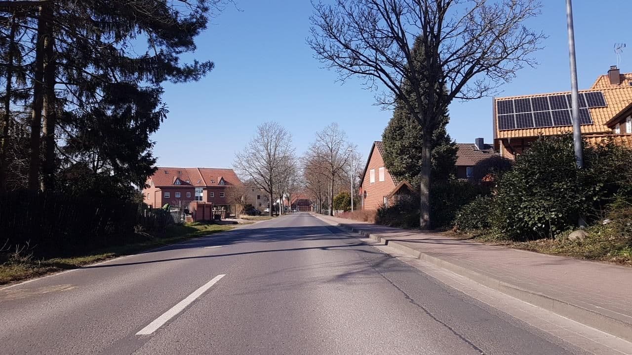 Street view near Stelinger Hof Hotel Münkel GmbH & Co. KG, Garbsen-Mitte — © Langfahrer (CC BY-SA · Mapillary)