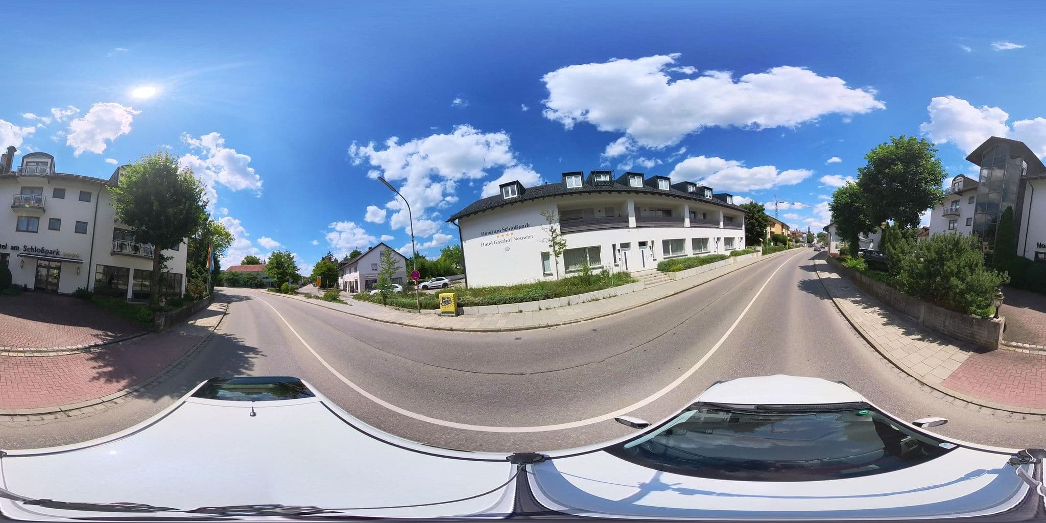 Street view near Privathotels Ismaning / Hotel am Schlosspark, Ismaning — © osmplus_org (CC BY-SA · Mapillary)
