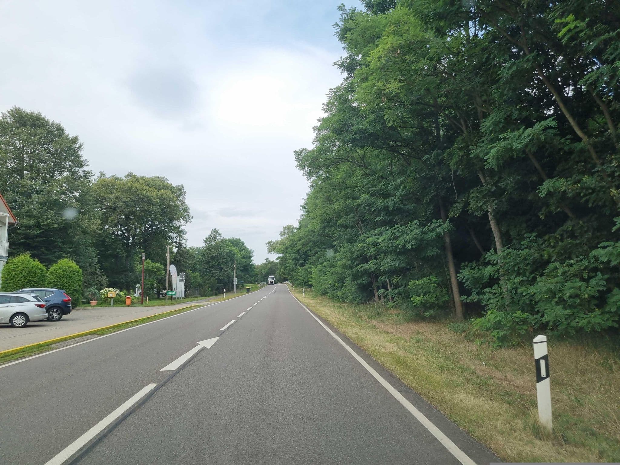 Street view near Craft Berry GmbH, Hotel & Restaurant Am Meilenstein, Genthin — © dsmm (CC BY-SA · Mapillary)