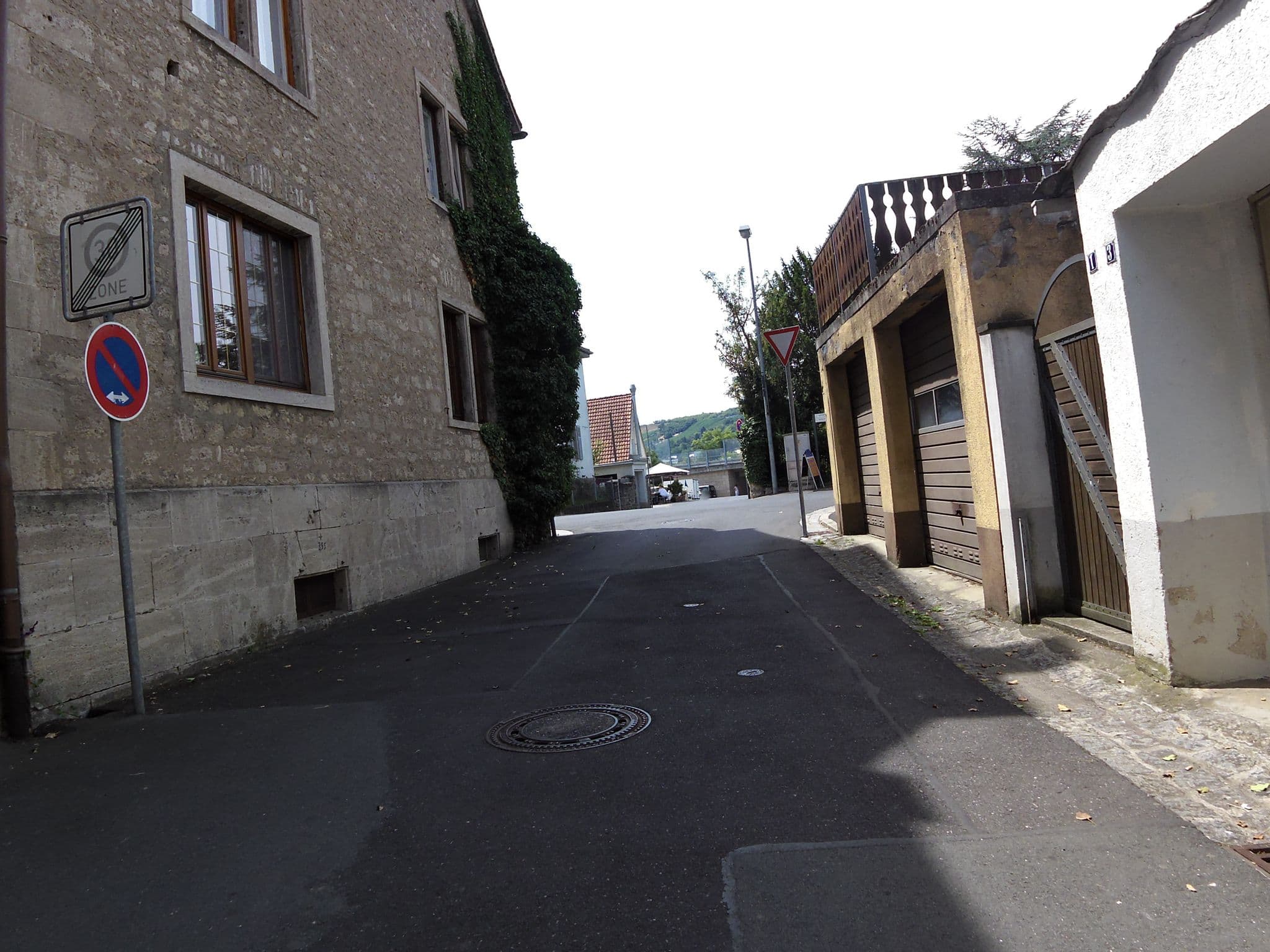 Street view near Gasthaus Krone Schmitt KG, Randersacker — © zoegglmeyr (CC BY-SA · Mapillary)