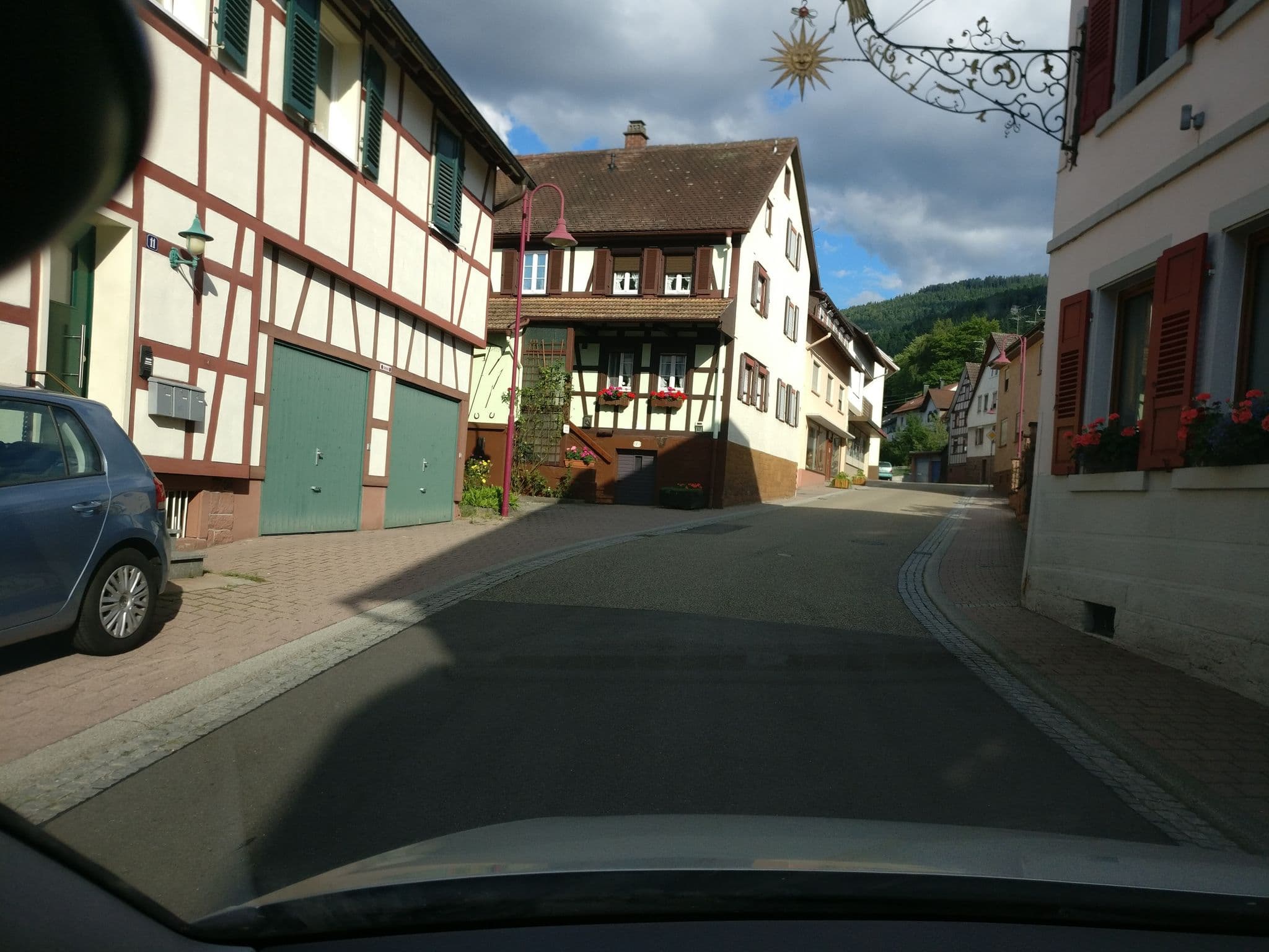 Street view near Hotel - Restaurant - Metzgerei Sonne, Loffenau — © danielzimmer (CC BY-SA · Mapillary)
