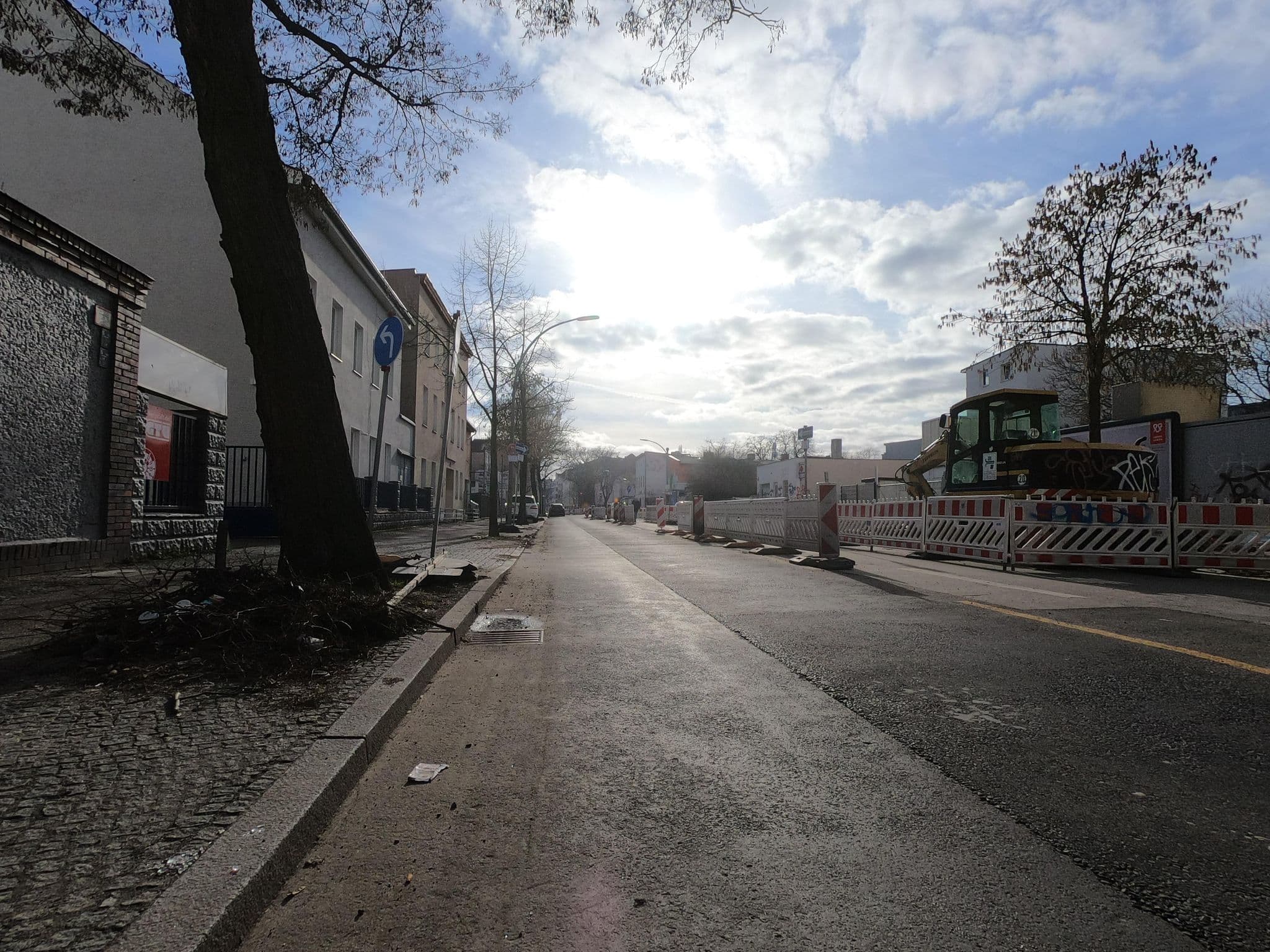 Street view near Hotel, Gesundbrunnen — © carlheinz (CC BY-SA · Mapillary)