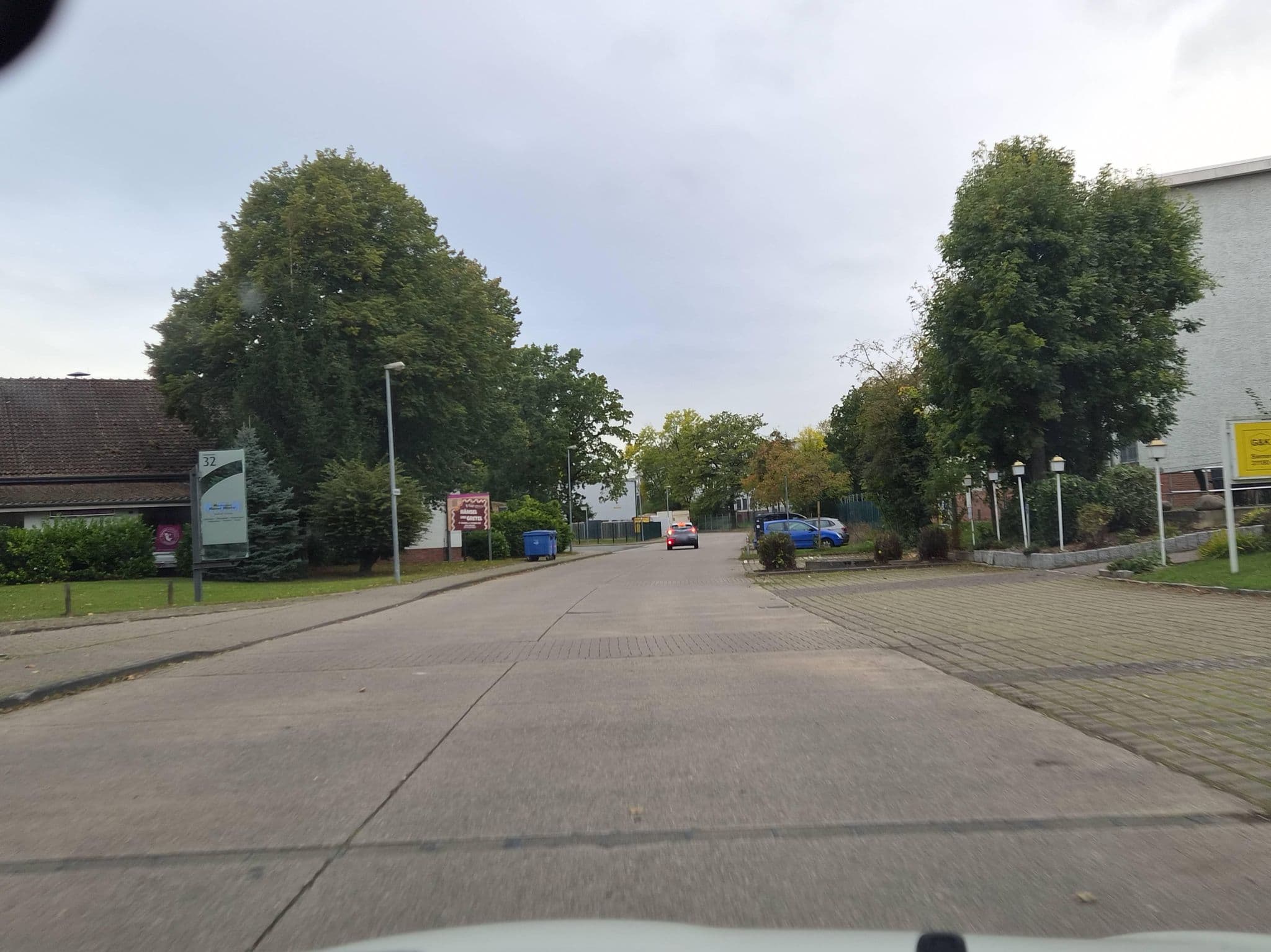 Street view near Hostel Ahrbergen, Giesen — © hotteliene (CC BY-SA · Mapillary)