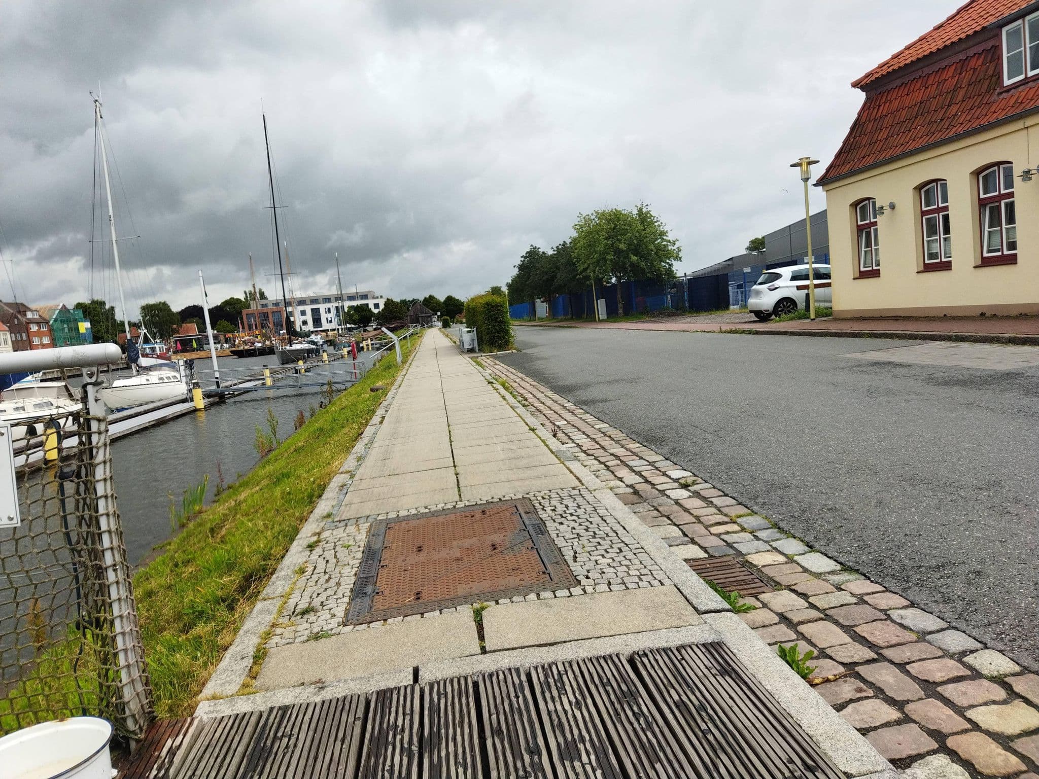 Street view near Hotel Das Brückenhaus - Schlafen Am Hafen, Glückstadt — © changchun1 (CC BY-SA · Mapillary)