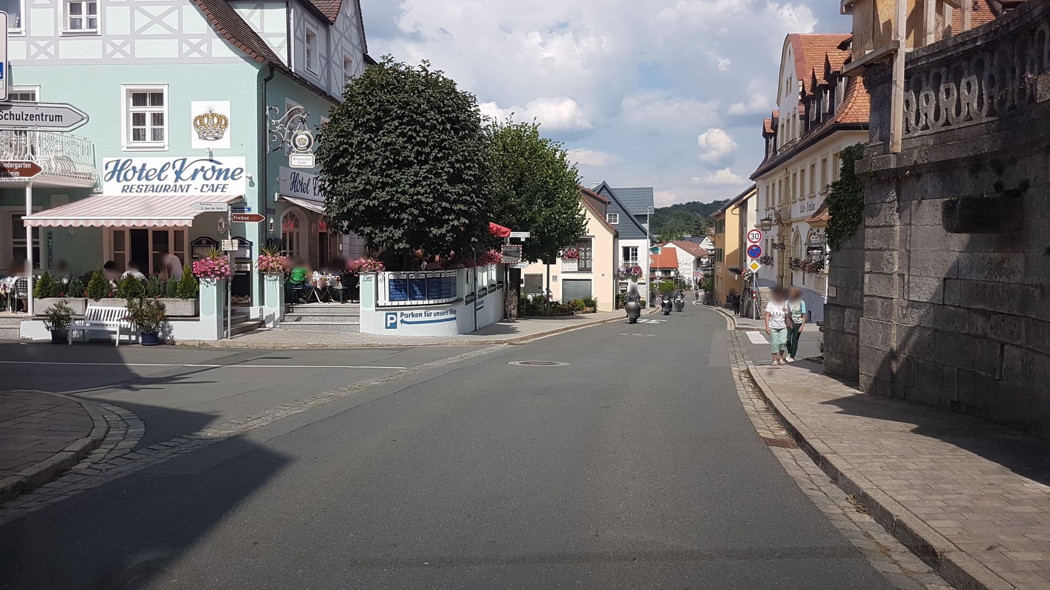 Street view near Hotel Krone Gößweinstein, Gößweinstein — © r66 (CC BY-SA · Mapillary)