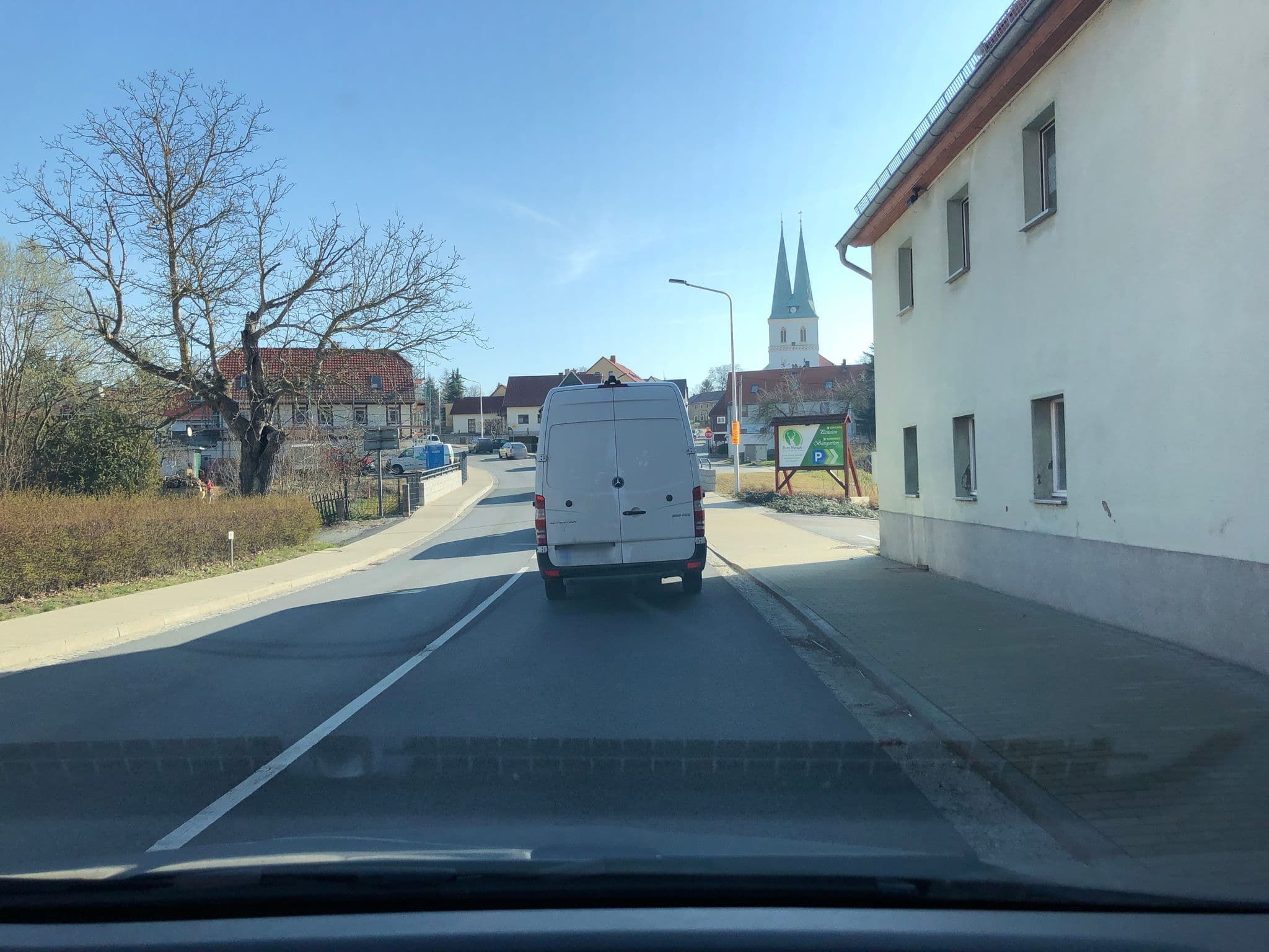 Street view near Restaurant, Veranstaltungshaus & Pension "Zum Hirsch", Göda — © bejotel (CC BY-SA · Mapillary)