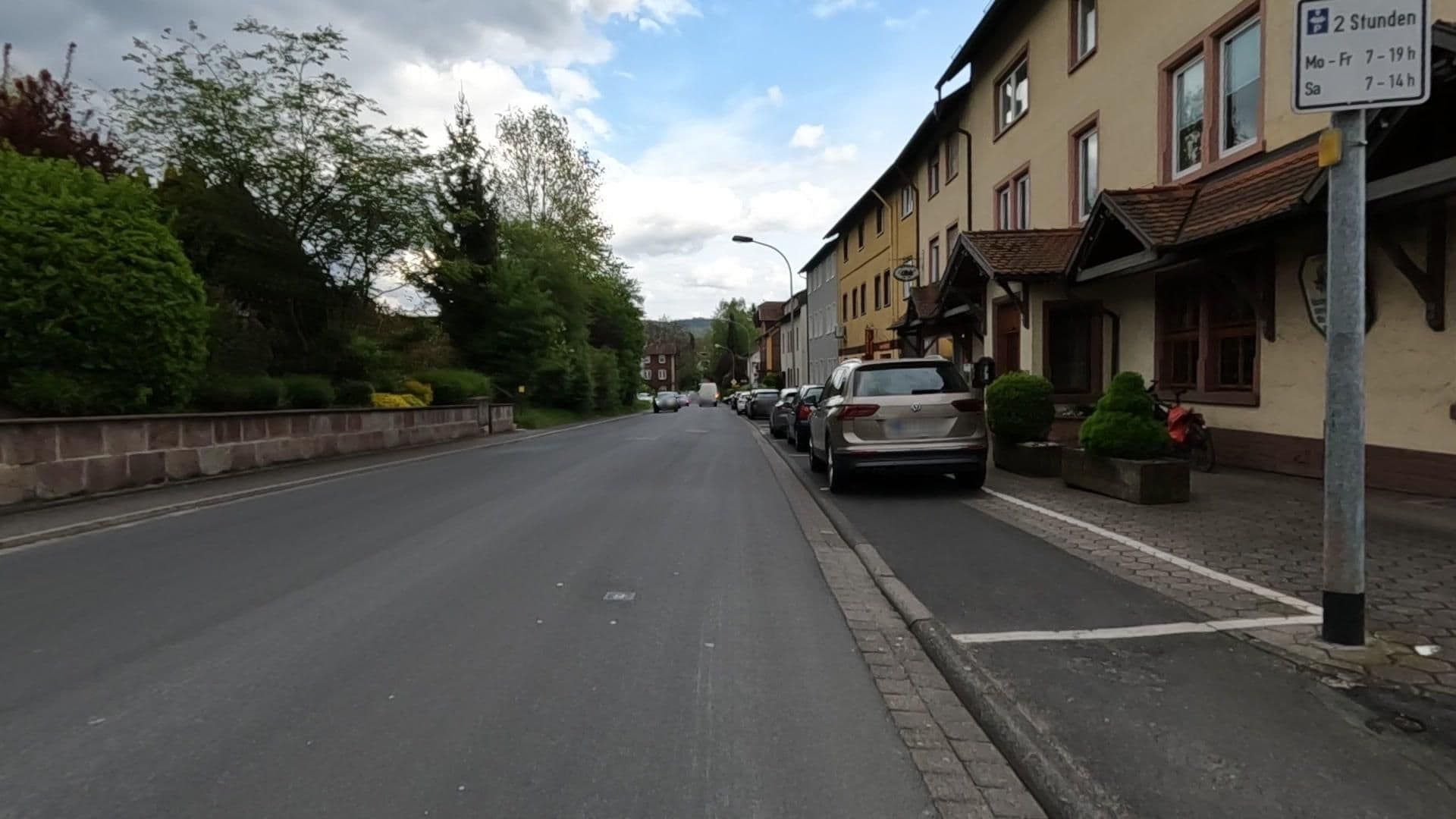 Street view near Hotel "Gasthaus Specht", Hösbach — © Velo63739 (CC BY-SA · Mapillary)