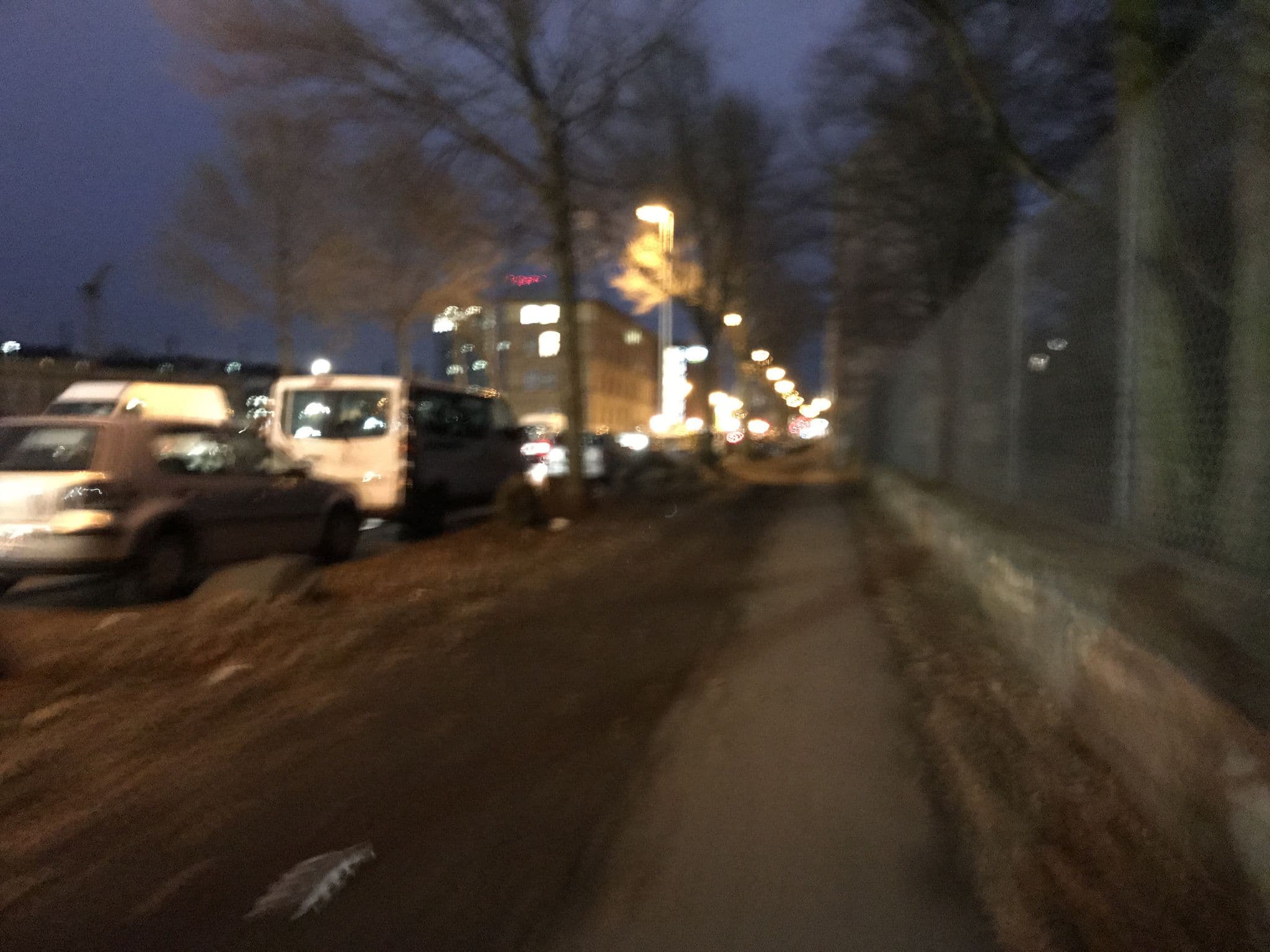 Street view near Holiday Inn - the niu, Mood Mainz by IHG, Kastel — © miguel_andrade (CC BY-SA · Mapillary)