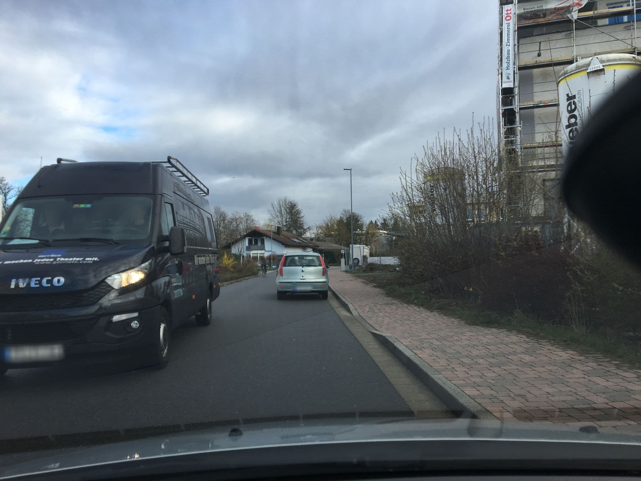 Street view near Heuboden Hotel Heu.Loft Freiburg, Umkirch — © chicc0 (CC BY-SA · Mapillary)