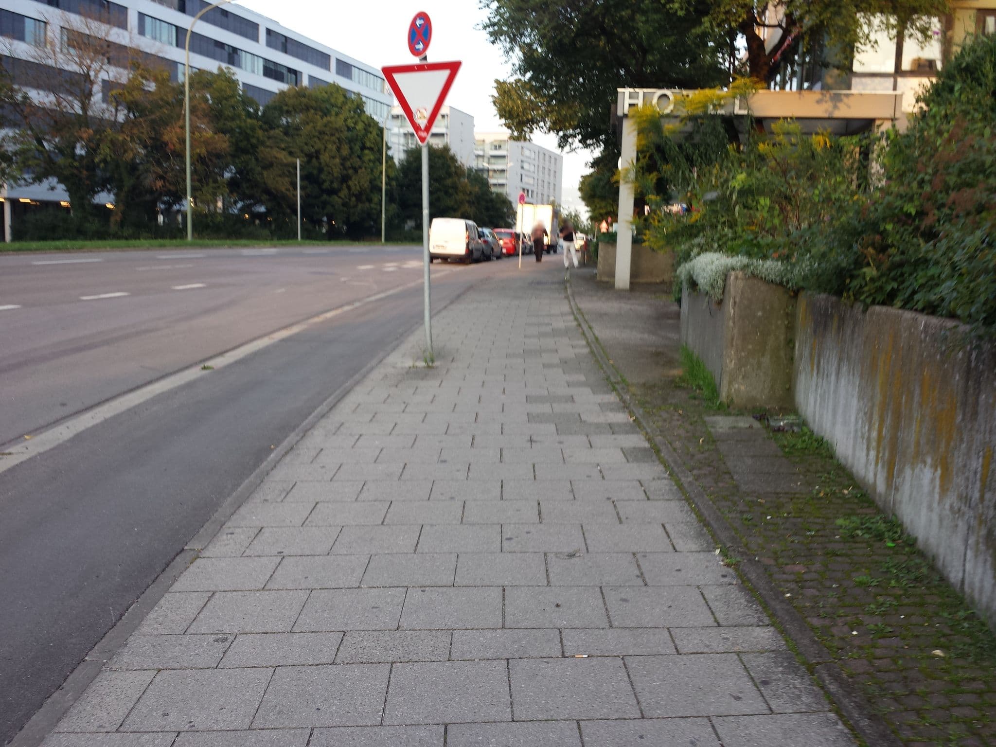 Street view near Hotel Tessin, Pasing — © nabamb (CC BY-SA · Mapillary)