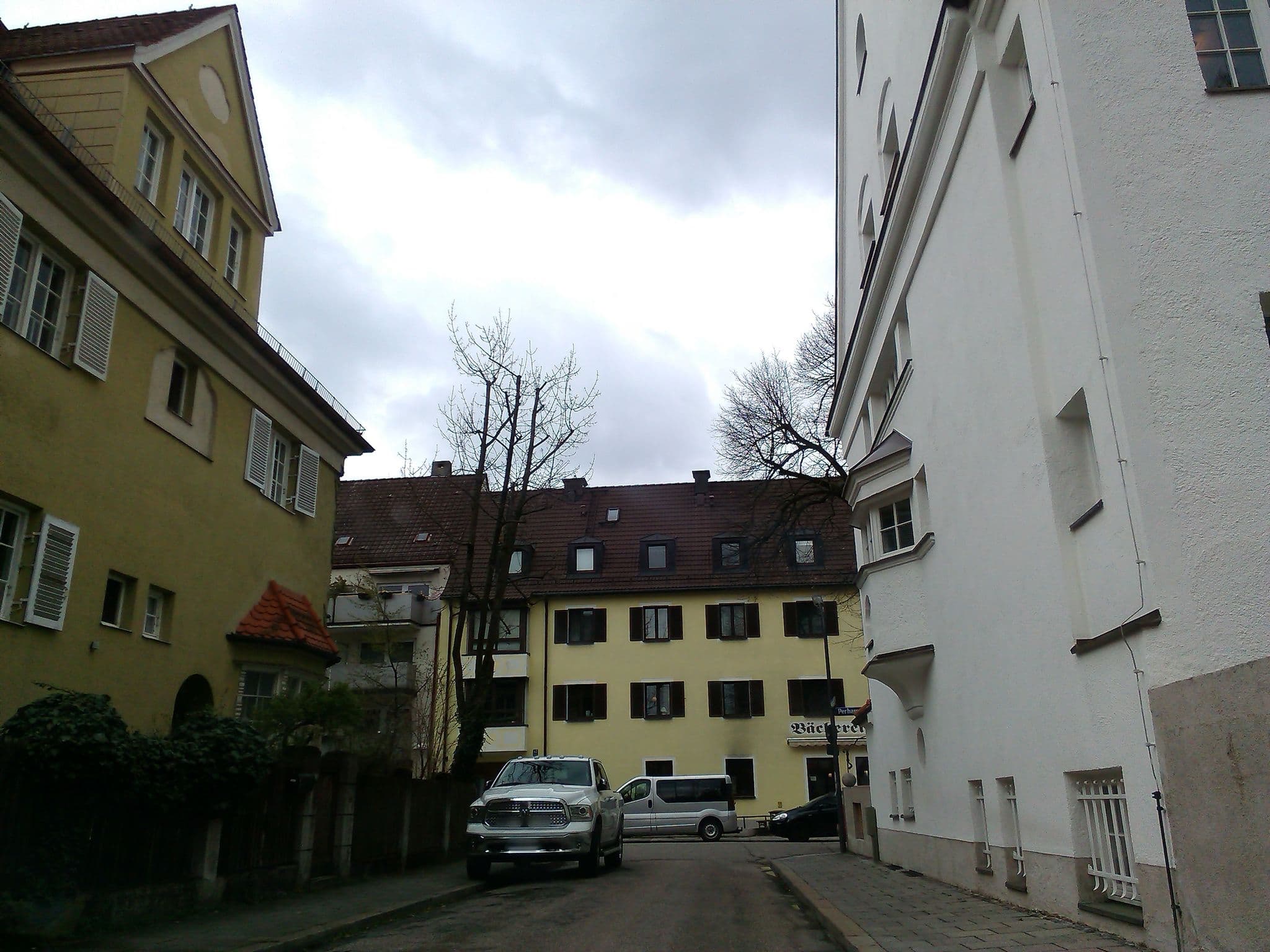 Street view near Boardinghouse Laim, Pasing — © maturion (CC BY-SA · Mapillary)