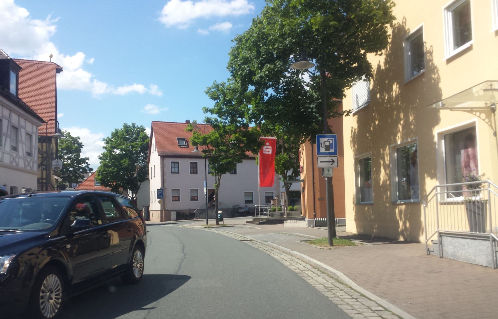 Street view near Romantik Landhotel 3Kronen, Hemhofen — © wegavision (CC BY-SA · Mapillary)