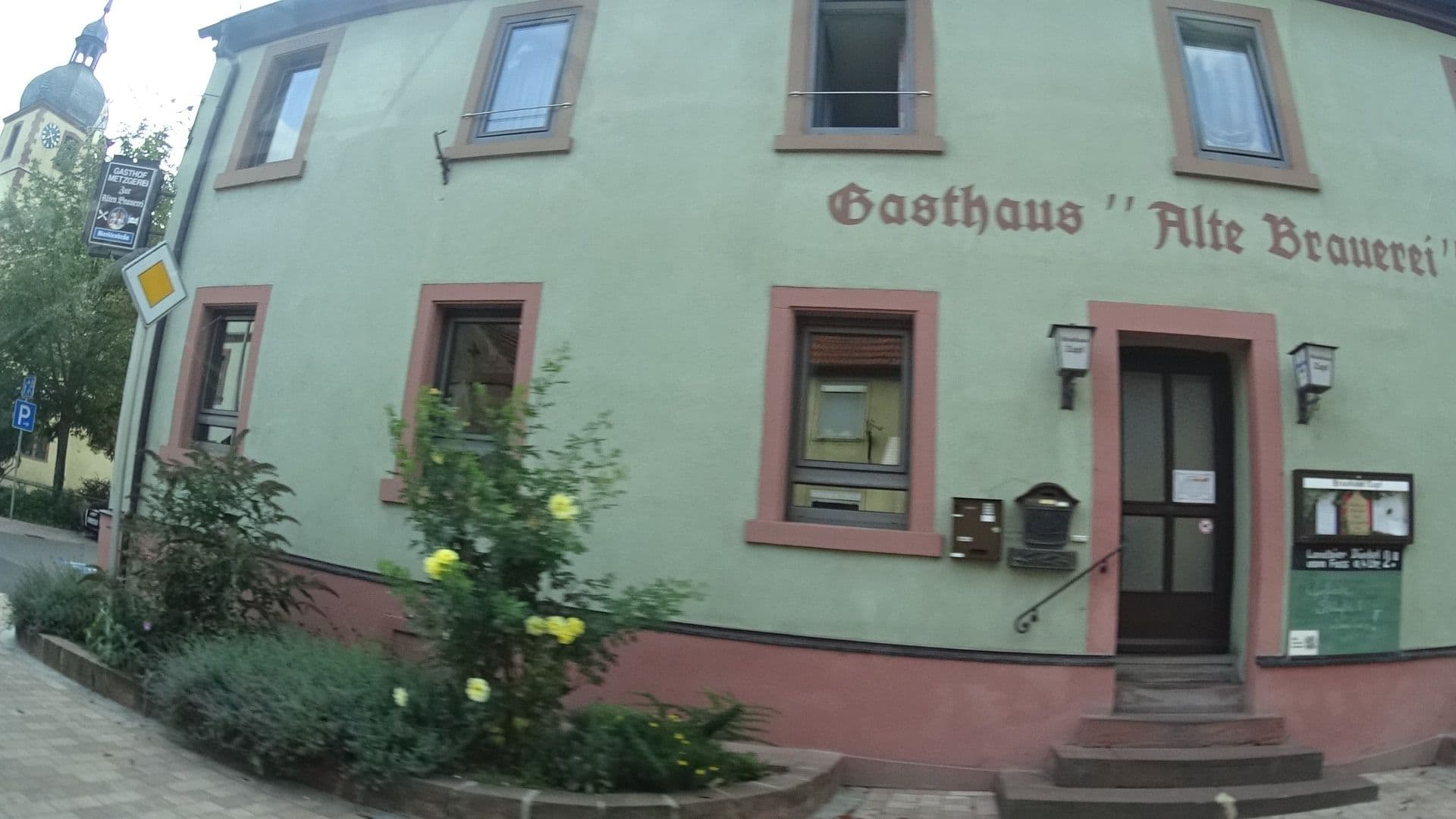 Street view near "Brauerei Zapf" - Wirtshaus, Hotel und Brauerei, Uettingen — © ramap (CC BY-SA · Mapillary)