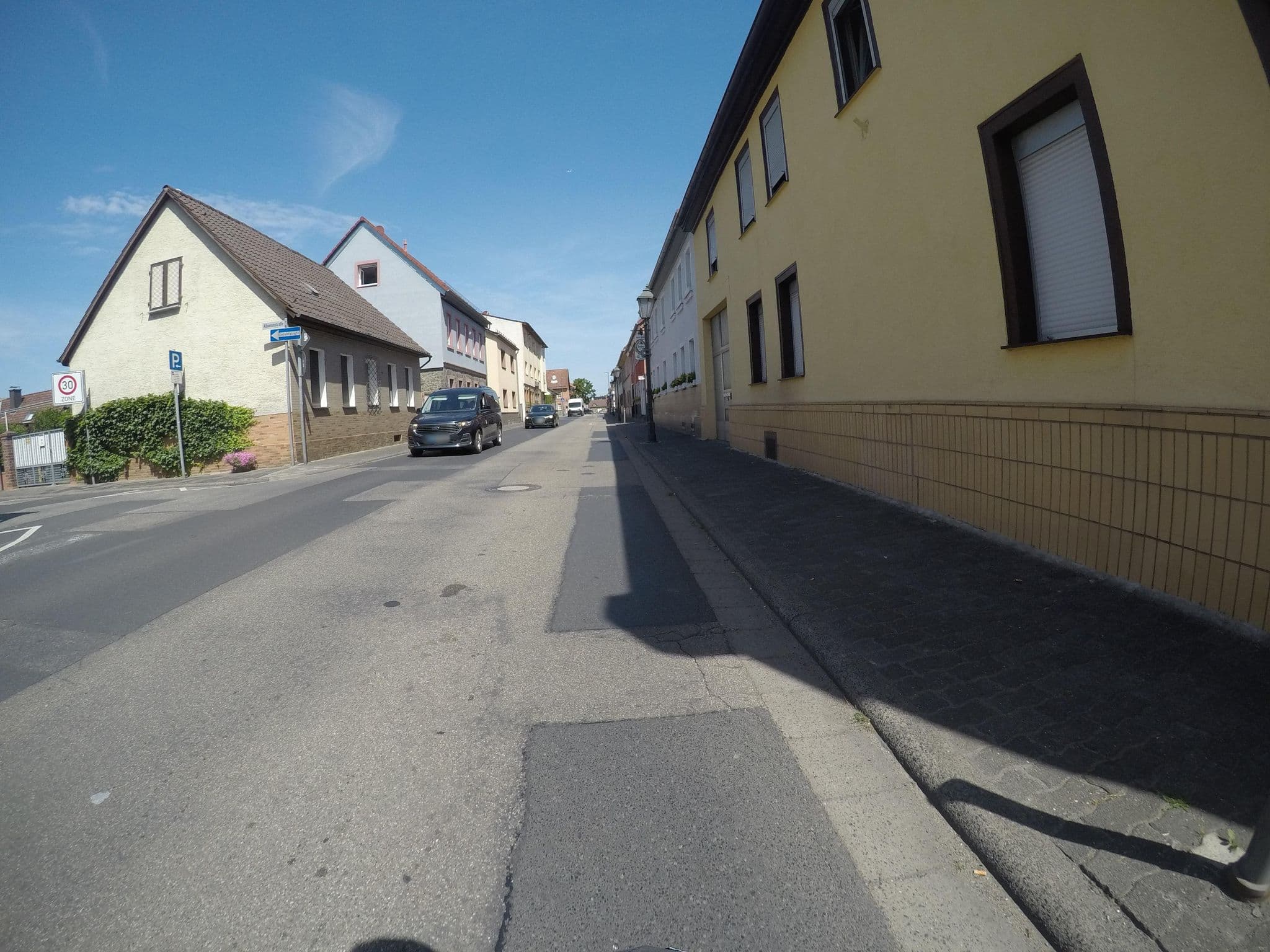 Street view near Haus Anna an der Stadtmauer, Großauheim — © mfa (CC BY-SA · Mapillary)