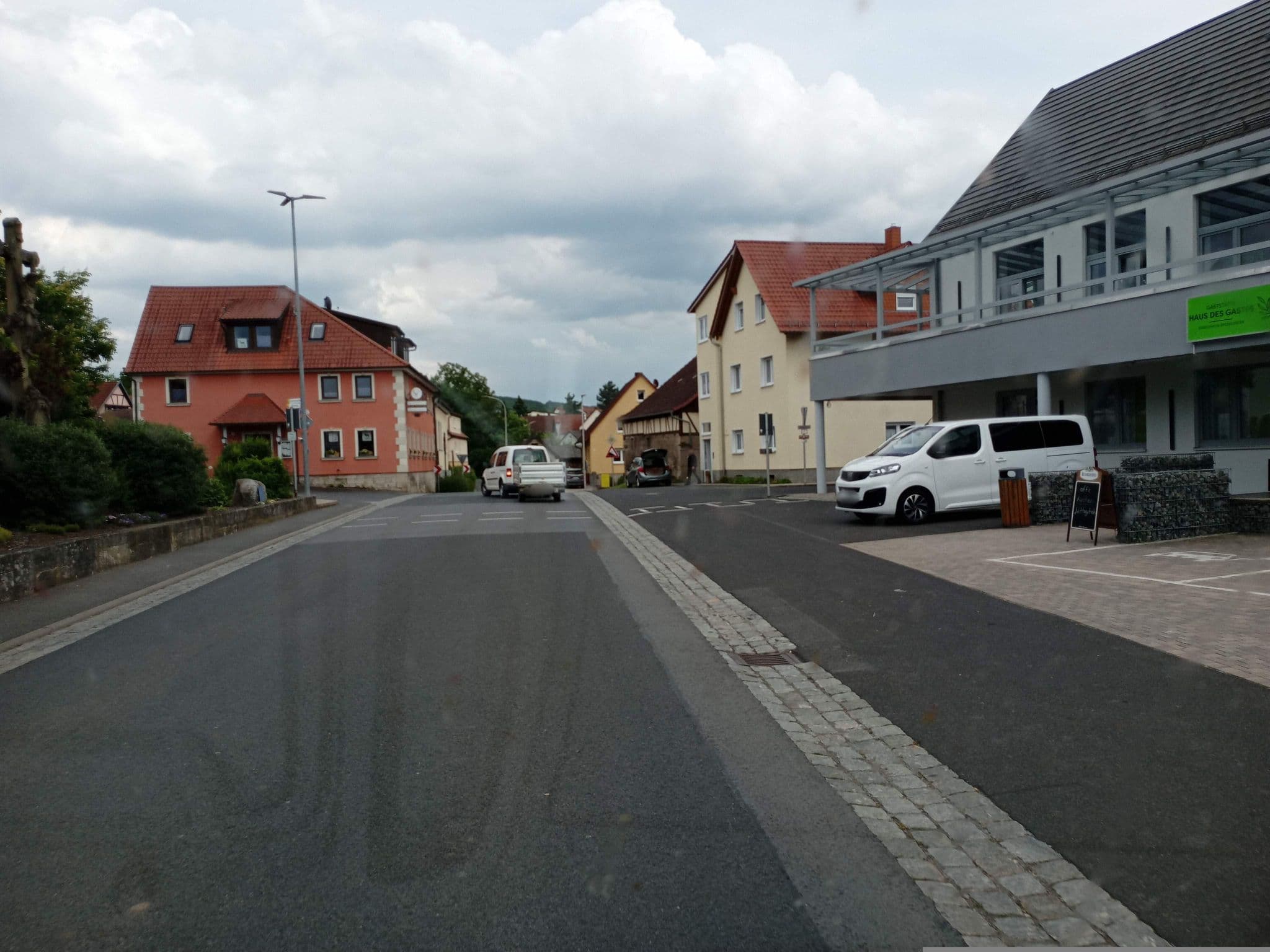 Street view near Pension Gute Stube, Großbardorf — © atze02 (CC BY-SA · Mapillary)