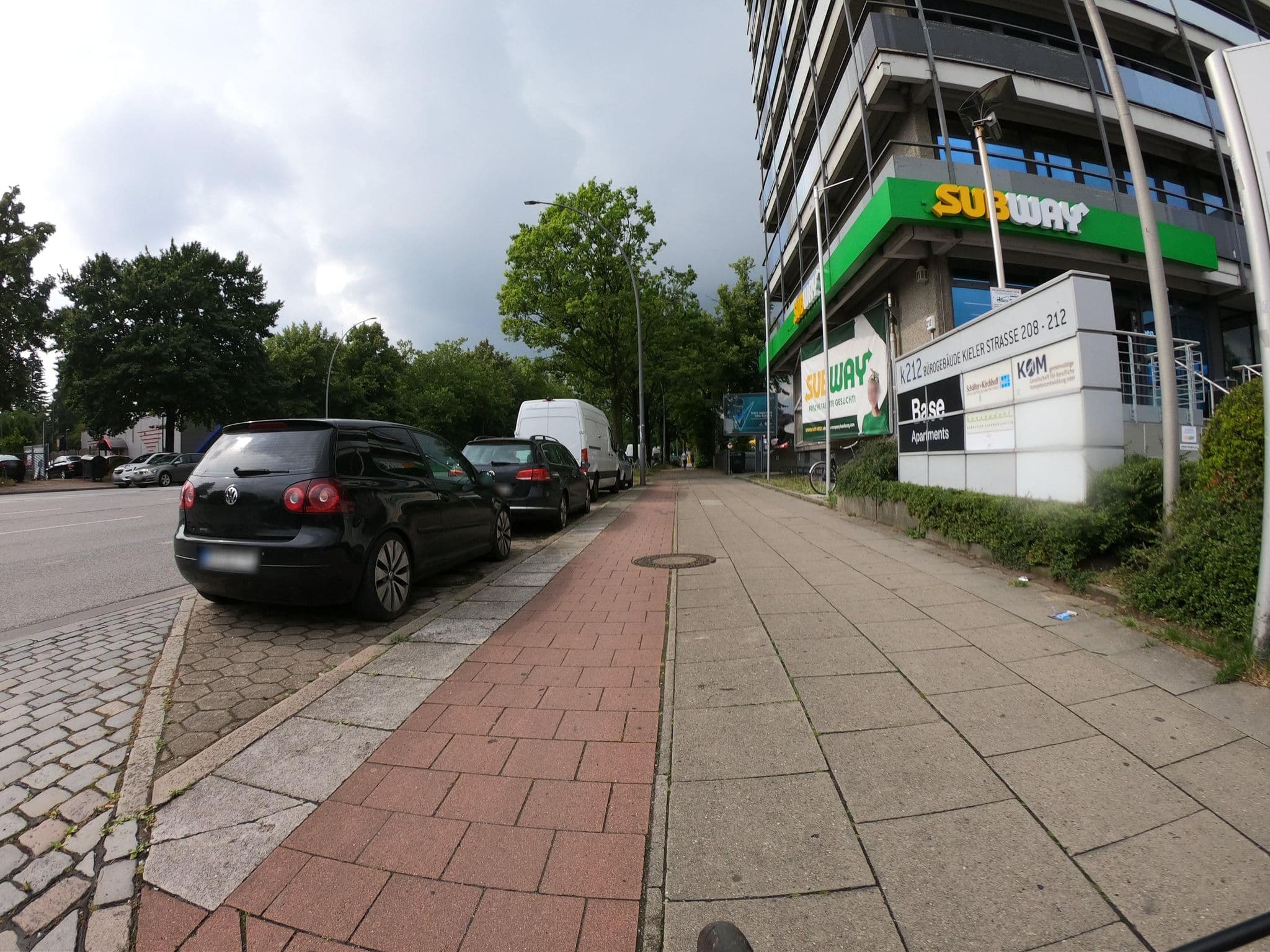 Street view near Base Apartments, Eimsbüttel — © 2ce5345 (CC BY-SA · Mapillary)