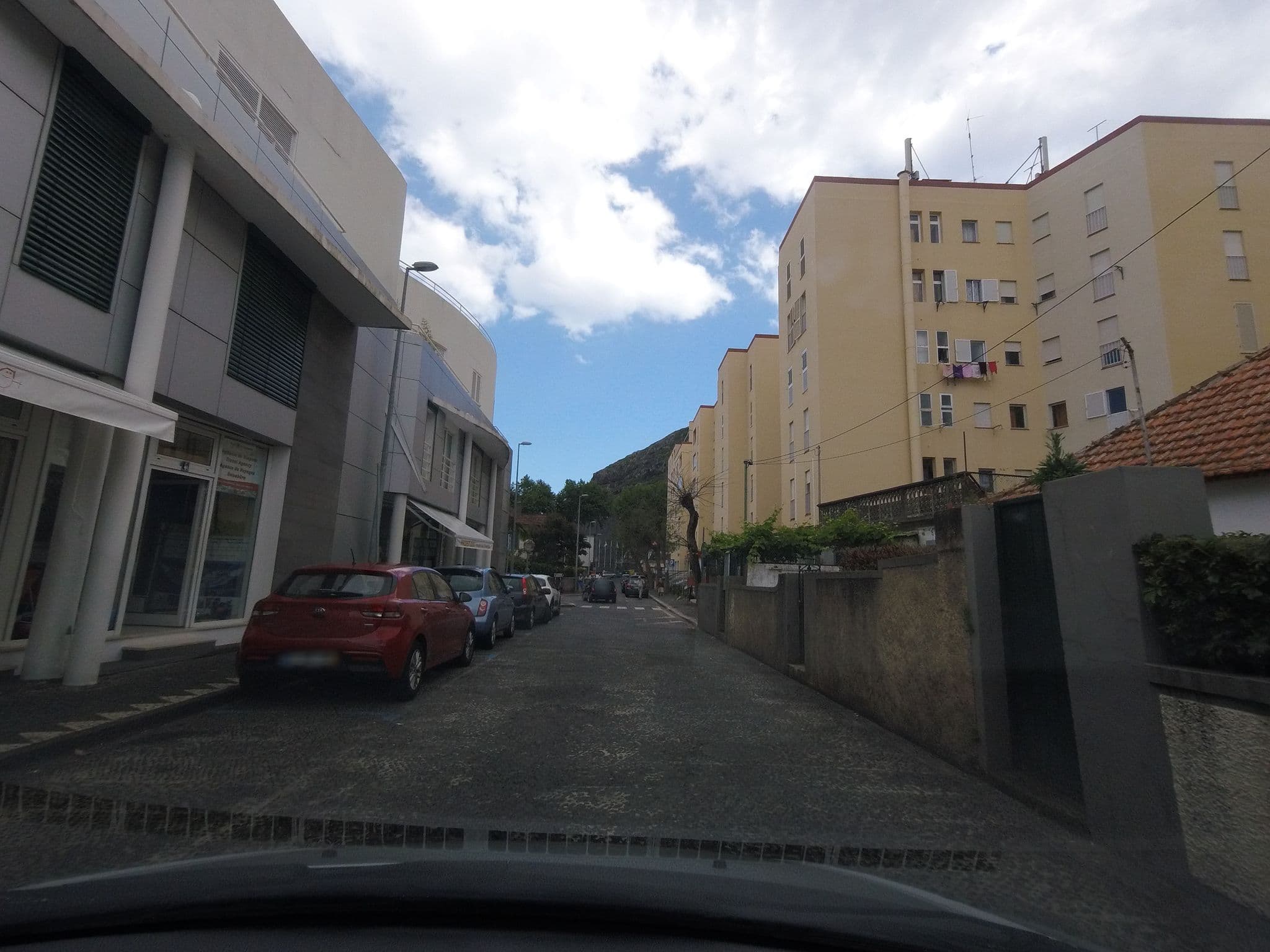 Street view near White Waters Hotel, Machico — © nunocaldeira (CC BY-SA · Mapillary)