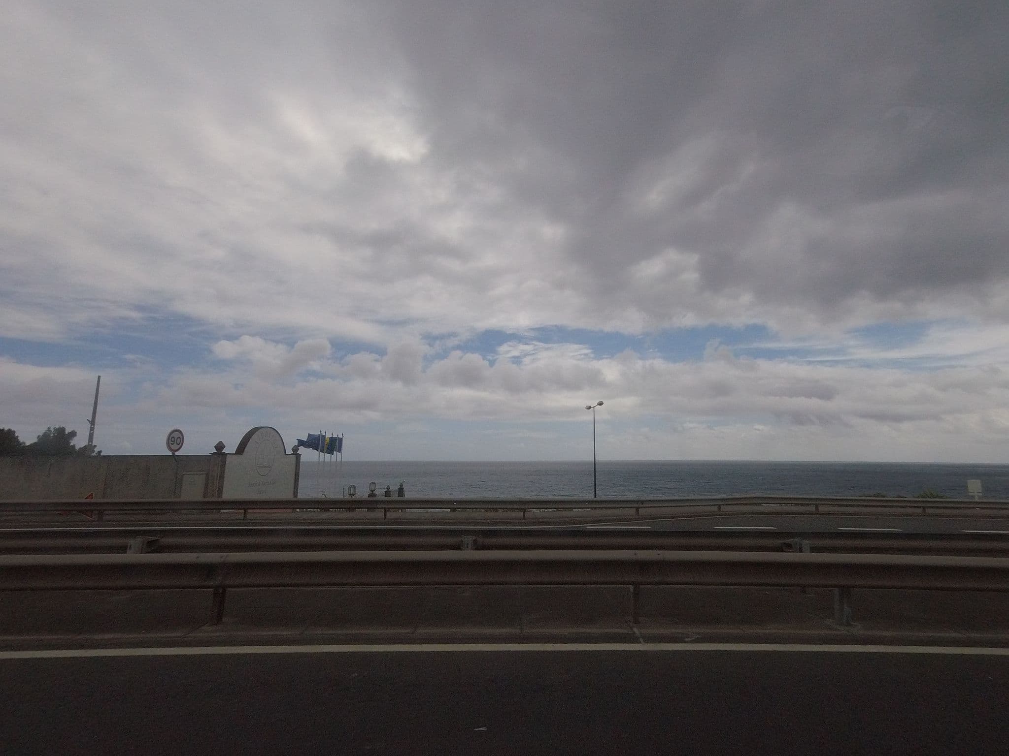 Street view near Albatroz Beach & Yacht Club, Água de Pena — © nunocaldeira (CC BY-SA · Mapillary)