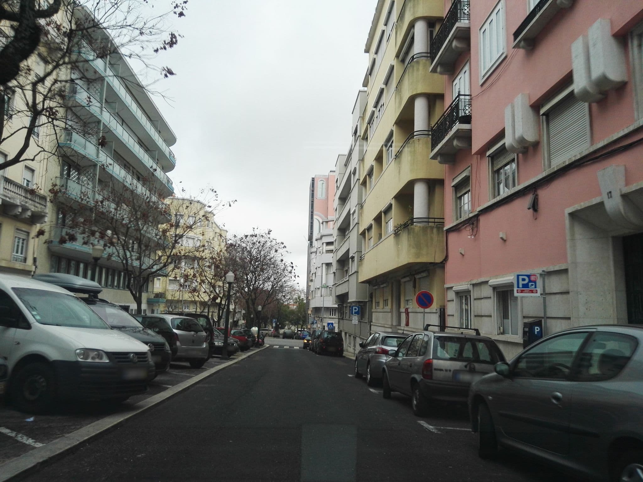 Street view near Lux Lisboa Park Hotel, Campolide — © filipegraciosa (CC BY-SA · Mapillary)