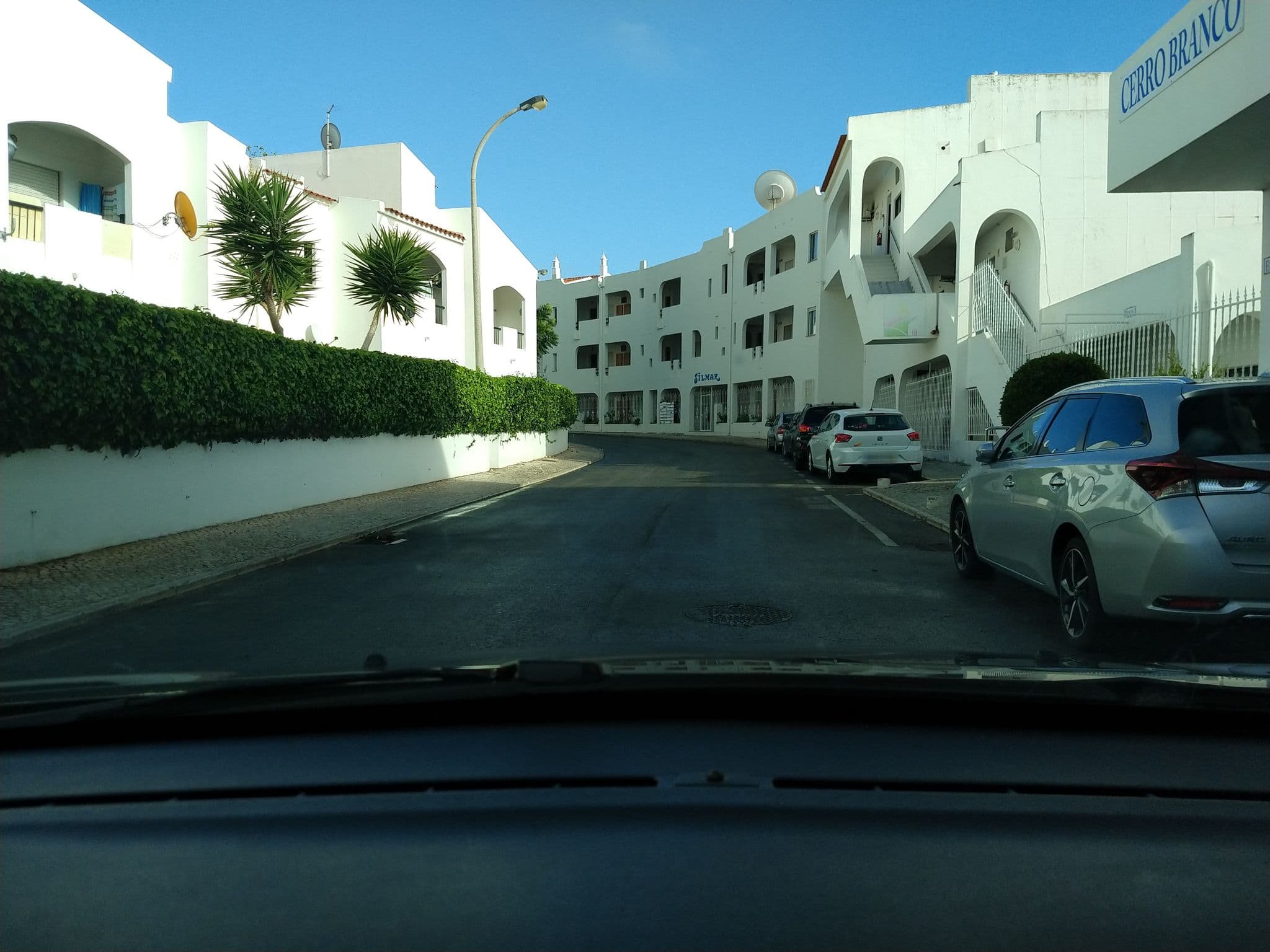 Street view near Cerro Branco, Albufeira — © asimonelli (CC BY-SA · Mapillary)