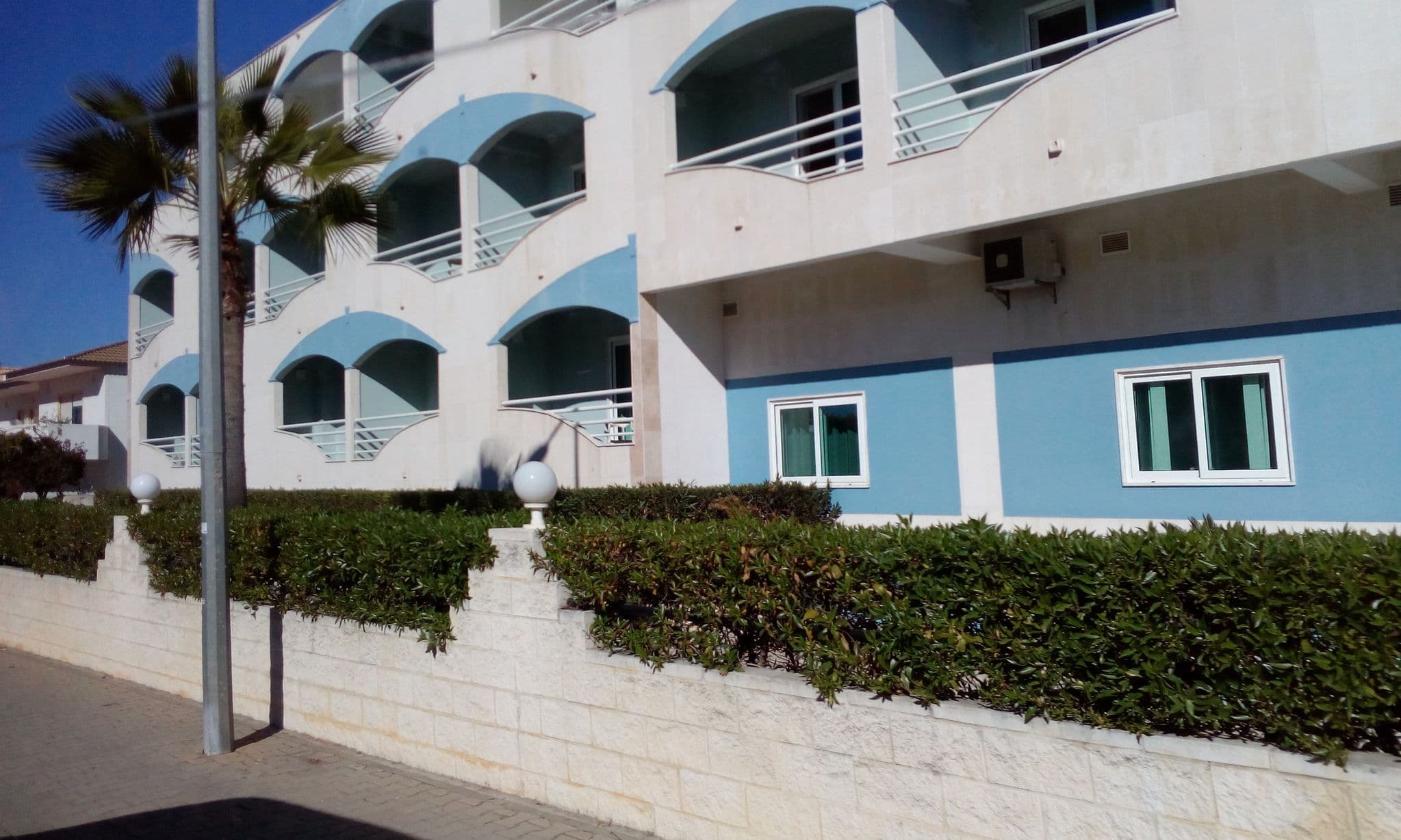 Street view near Velamar Boutique Hotel, Olhos de Água — © micmin1972 (CC BY-SA · Mapillary)
