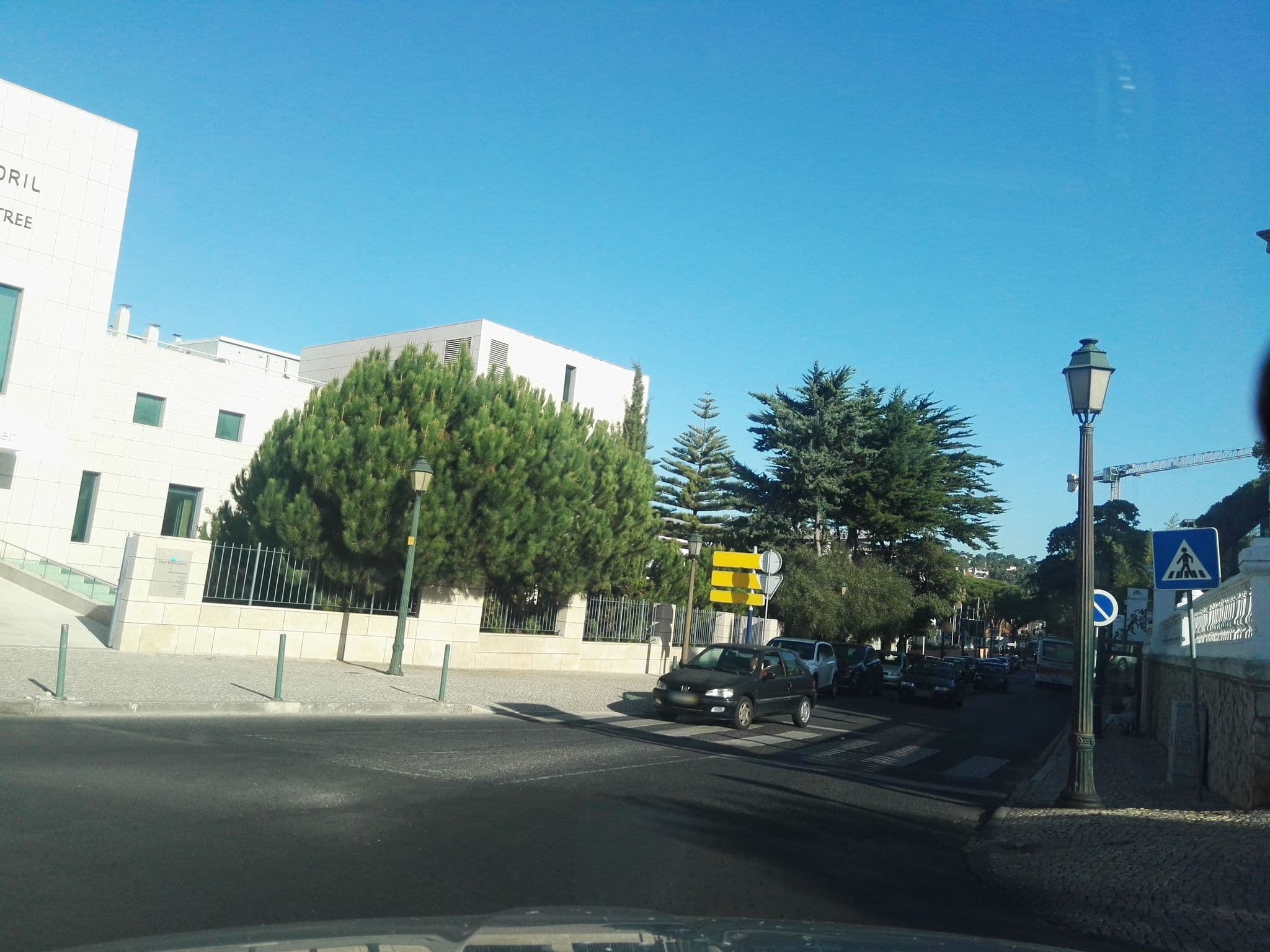 Street view near Hotel Inglaterra Estoril - Cascais, Estoril — © filipegraciosa (CC BY-SA · Mapillary)