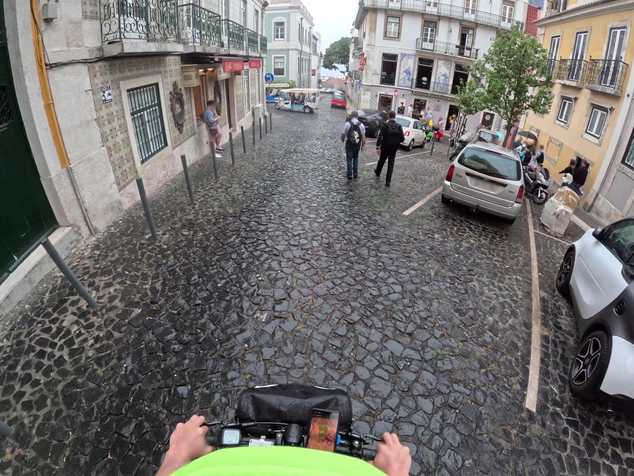 Street view near Solar dos Mouros Lisboa, Baixa — © claudiop (CC BY-SA · Mapillary)