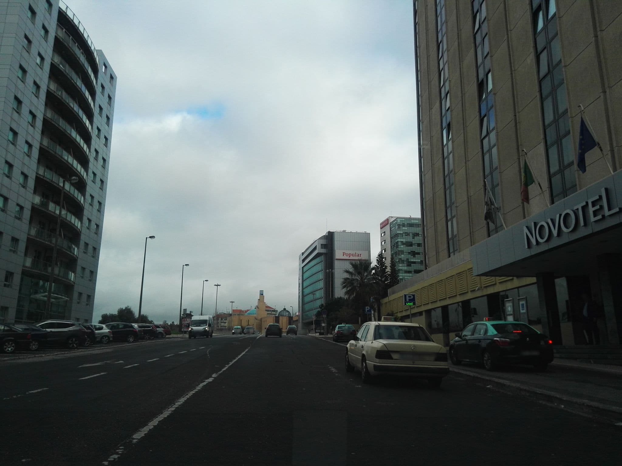 Street view near Novotel Lisboa, Sete Rios — © filipegraciosa (CC BY-SA · Mapillary)