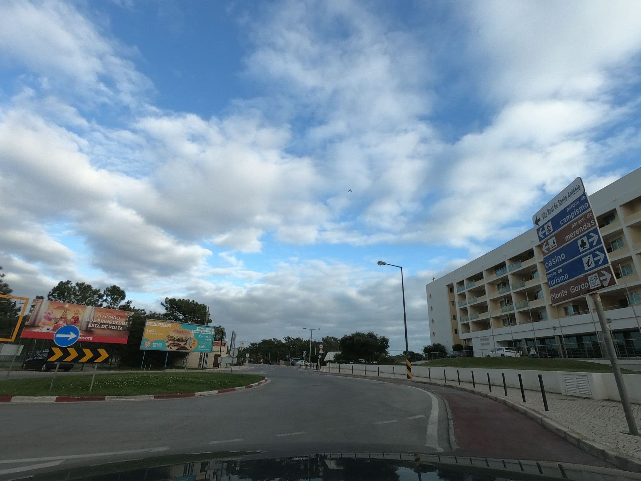 Street view near Hotel - Apartamentos Dunamar, Monte Gordo — © filohipo (CC BY-SA · Mapillary)