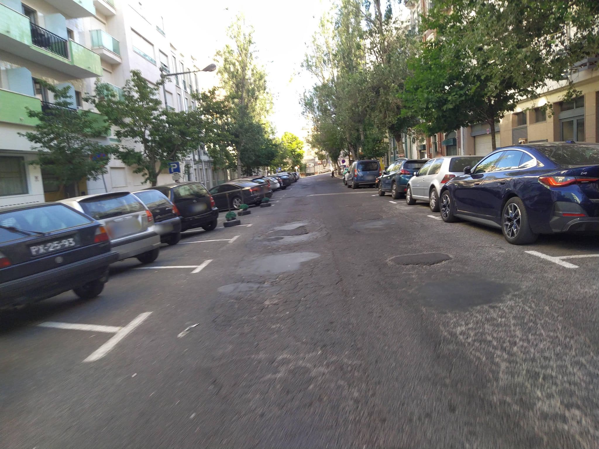 Street view near Duplo Charme Boutique Hotel, São Jorge de Arroios — © luisjfvieira (CC BY-SA · Mapillary)