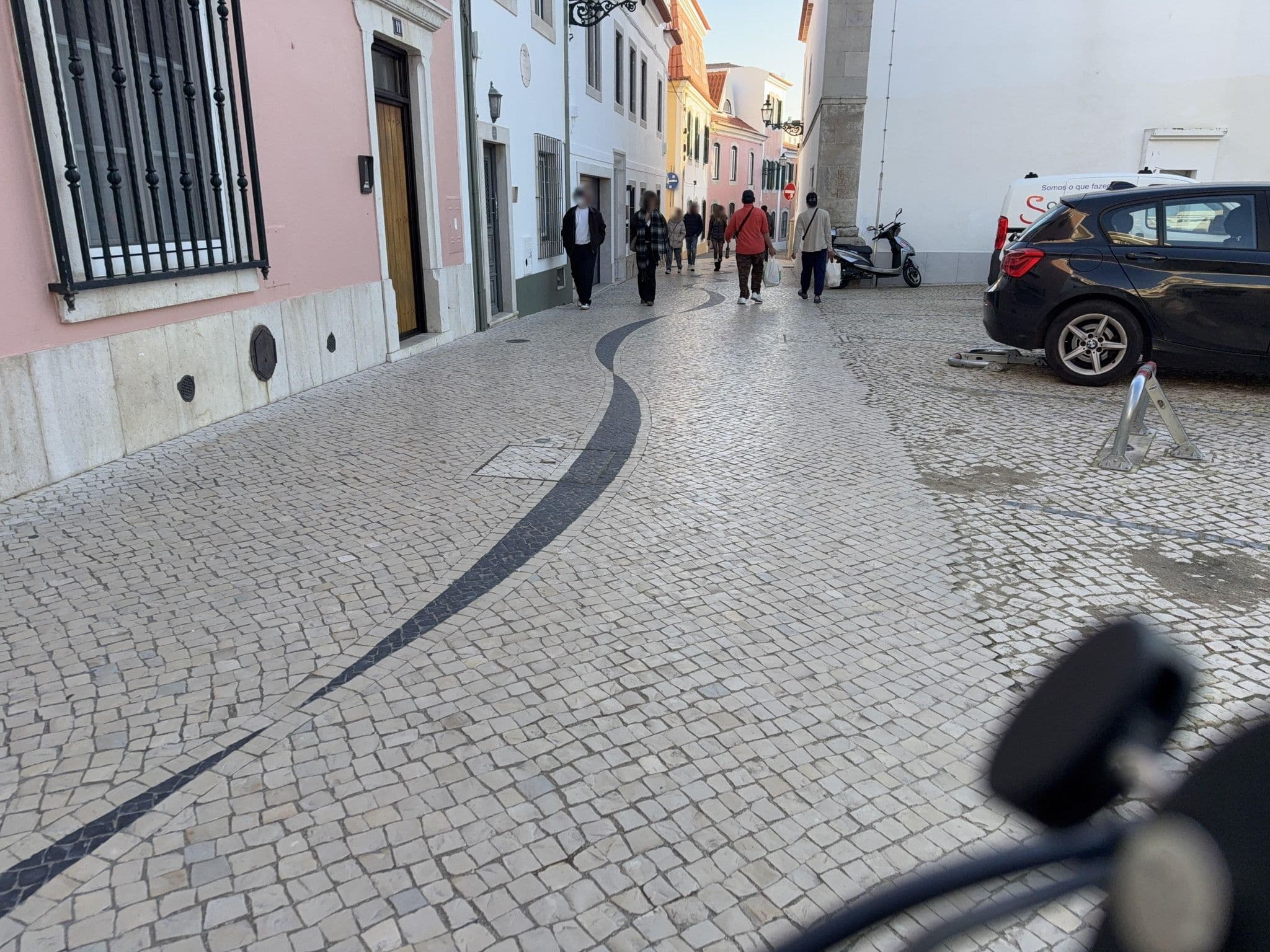 Street view near Sui7es Guest House Cascais, Cascais — © RSTQ (CC BY-SA · Mapillary)