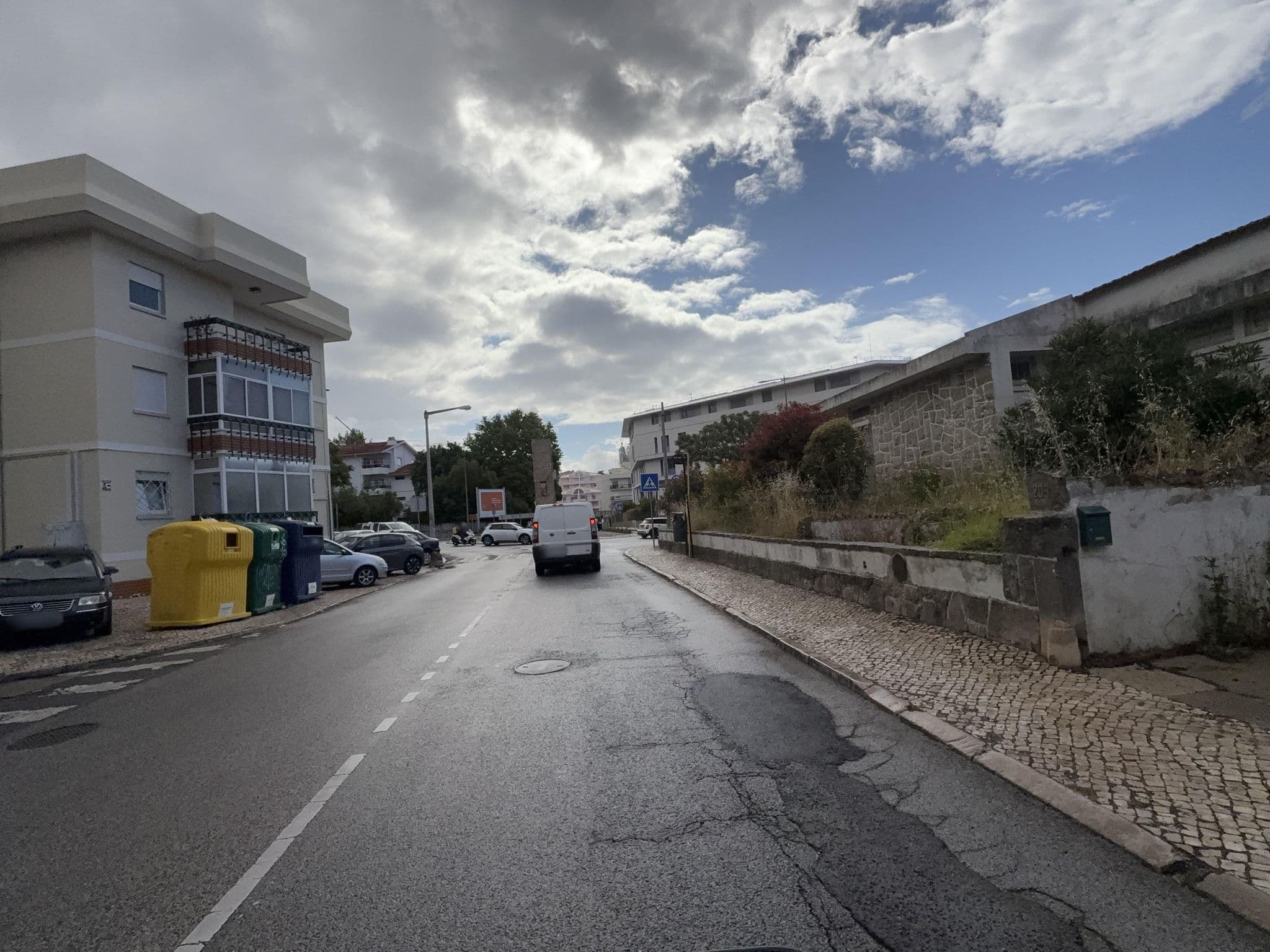 Street view near Embaixada da Vila, Cascais — © RSTQ (CC BY-SA · Mapillary)