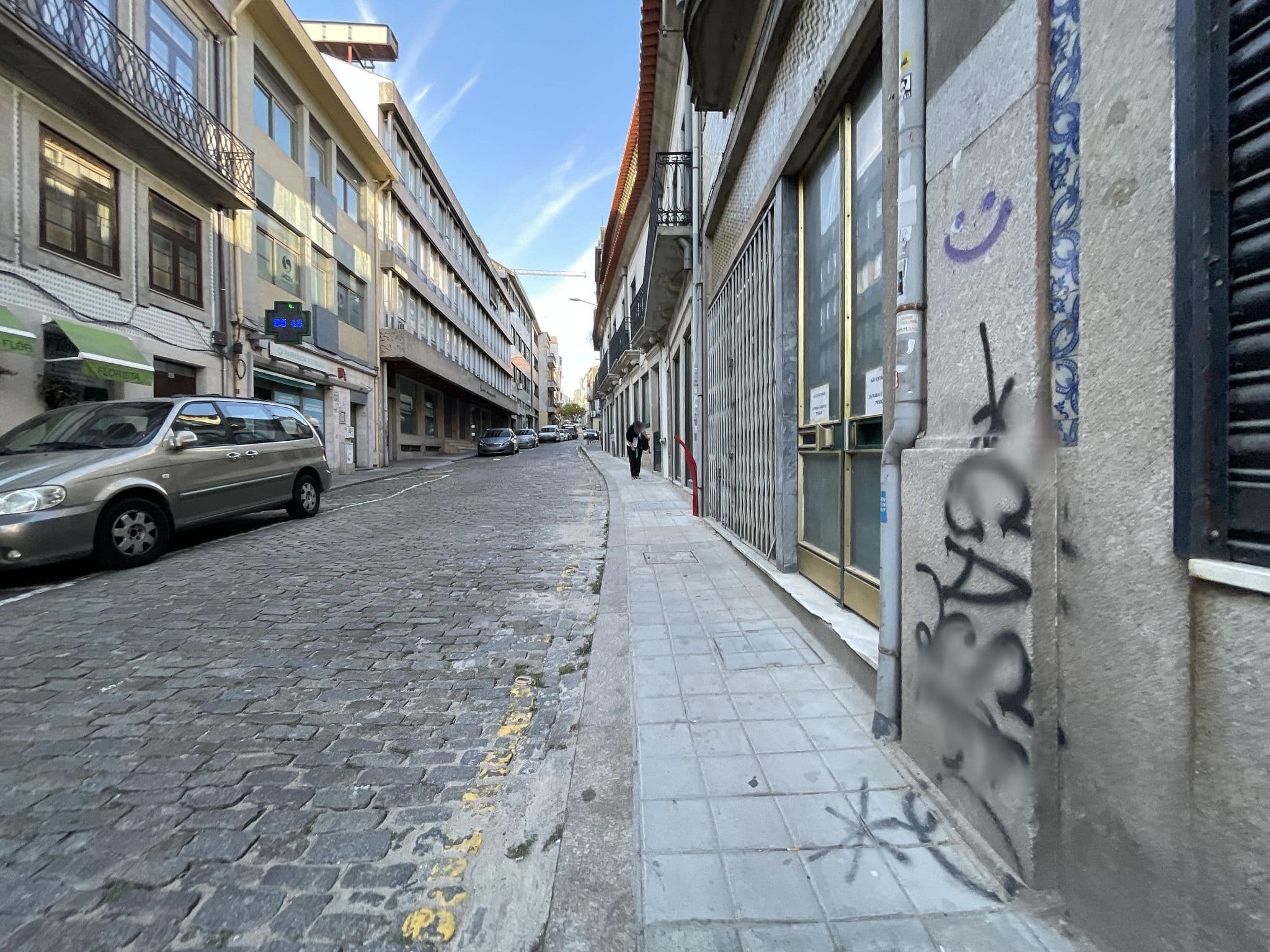 Street view near Torel Saboaria, Porto
