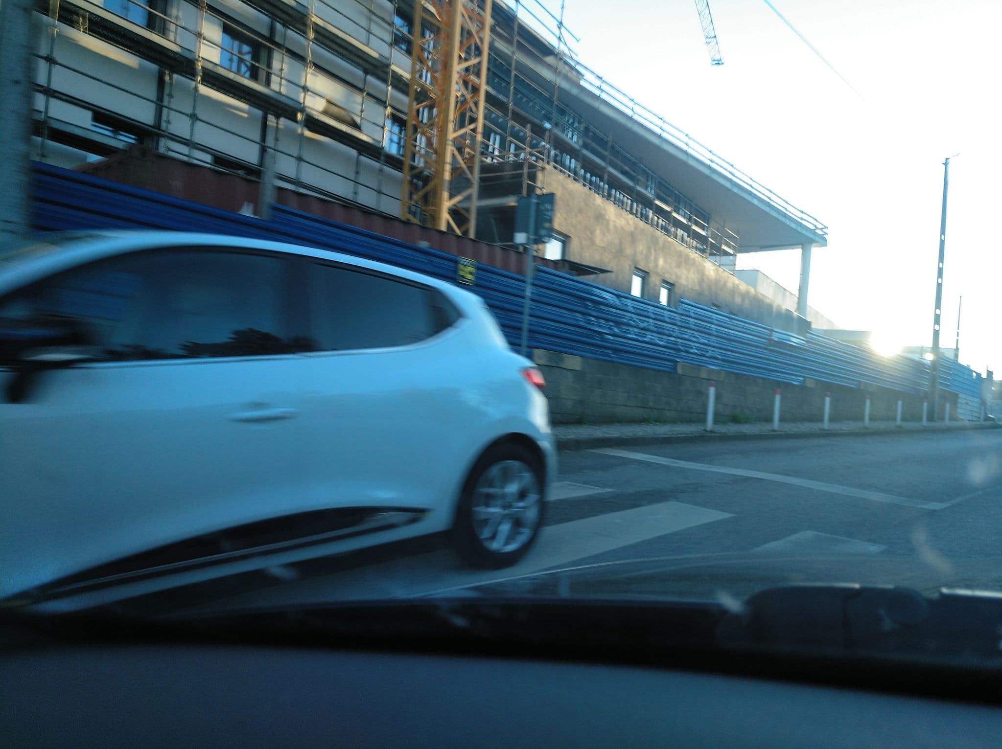 Street view near Ibis Styles Lisboa Aeroporto, Prior Velho — © filohipo (CC BY-SA · Mapillary)