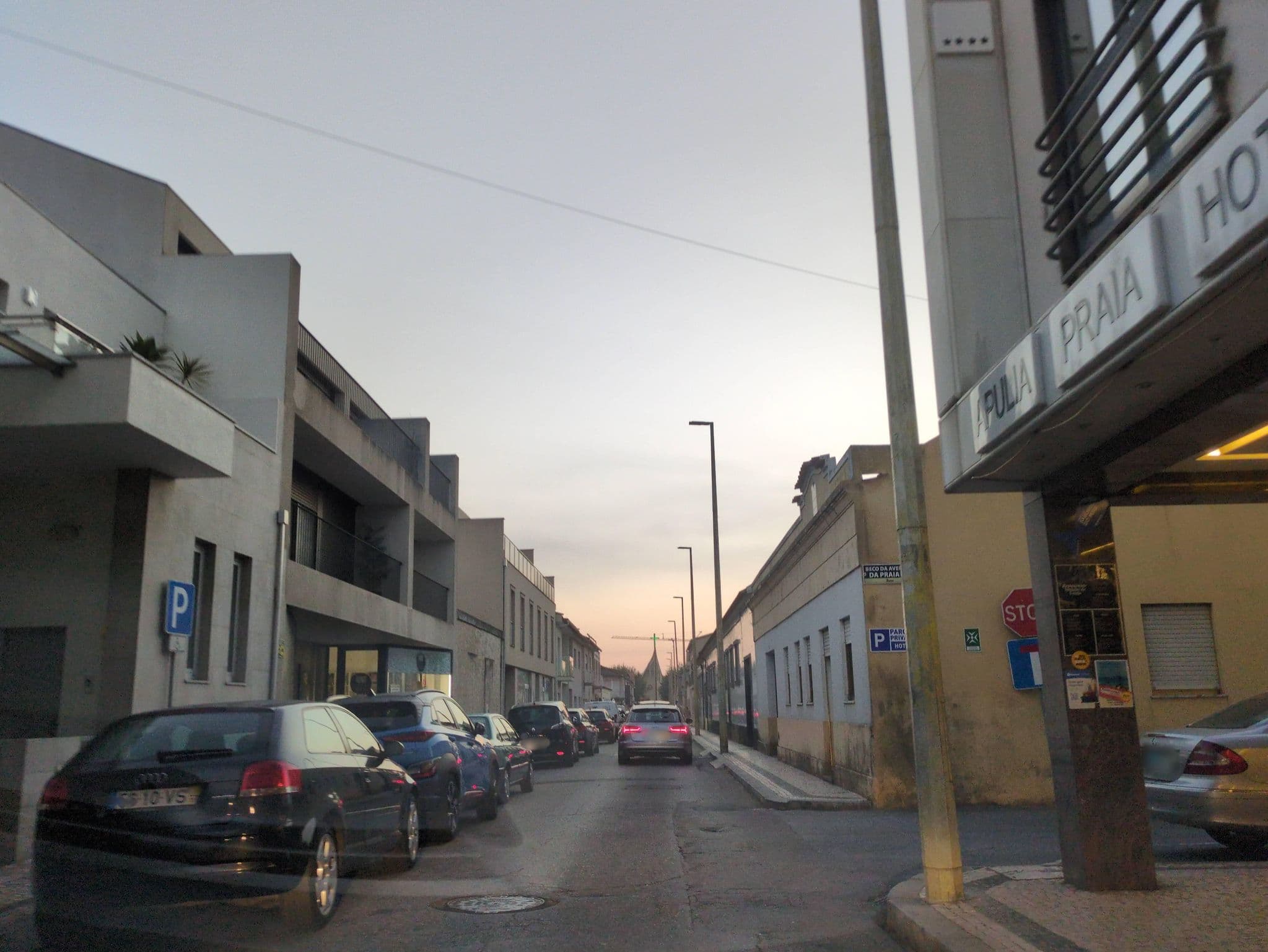 Street view near Apulia Praia Hotel, Apúlia — © waldyrious (CC BY-SA · Mapillary)