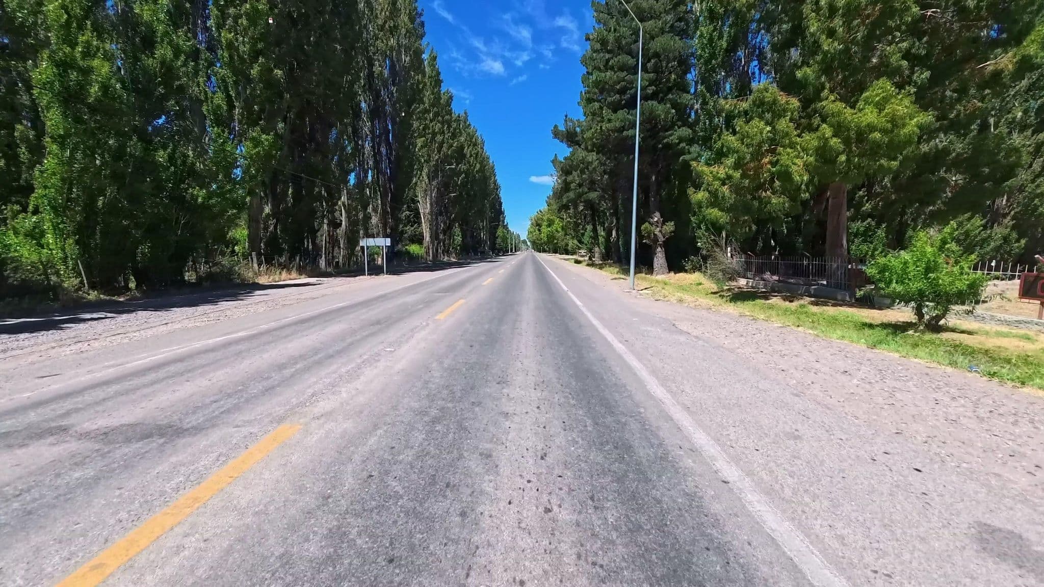 Street view near Lo del Ale, Chile Chico — © contactoacve (CC BY-SA · Mapillary)