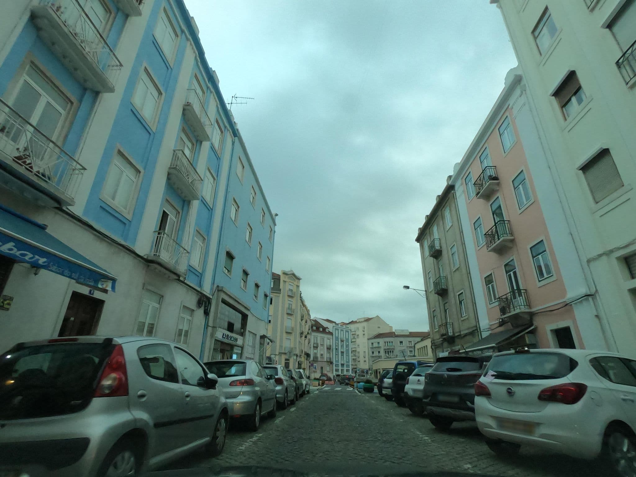 Street view near Lisboa Parque Guest House, Areeiro — © filohipo (CC BY-SA · Mapillary)