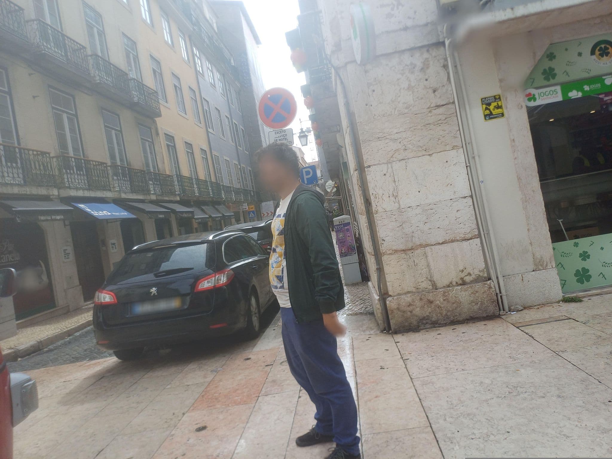 Street view near Esqina Urban Lodge, Baixa — © beer119 (CC BY-SA · Mapillary)