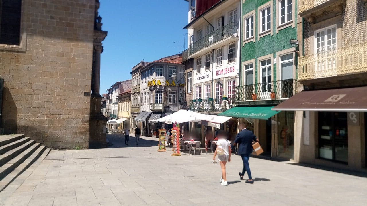 Street view near LP Heritage Apartments, Braga — © cartixa (CC BY-SA · Mapillary)