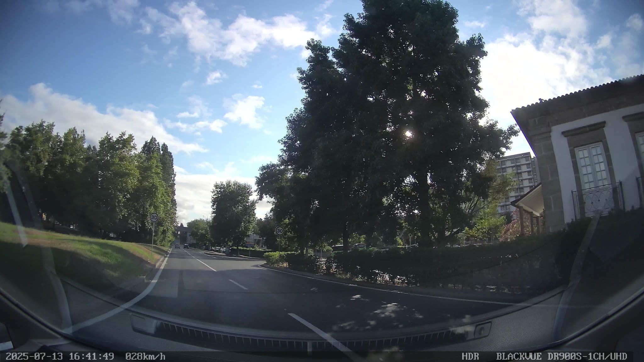 Street view near Gateway House Studios Apartment, Guimarães — © sanjorgepinho (CC BY-SA · Mapillary)
