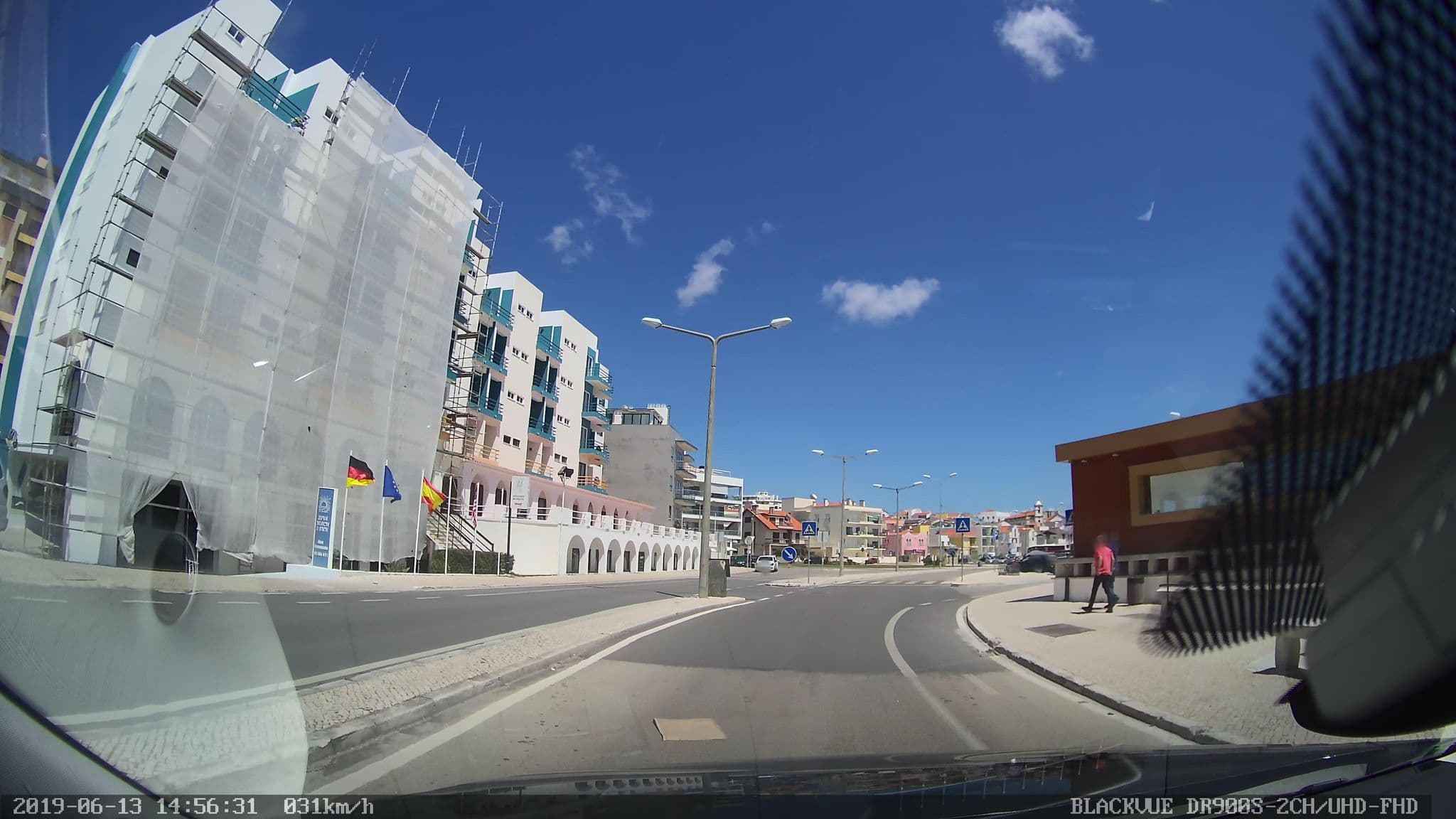 Street view near The Foz Beach Hotel, Buarcos — © rcaldeira (CC BY-SA · Mapillary)