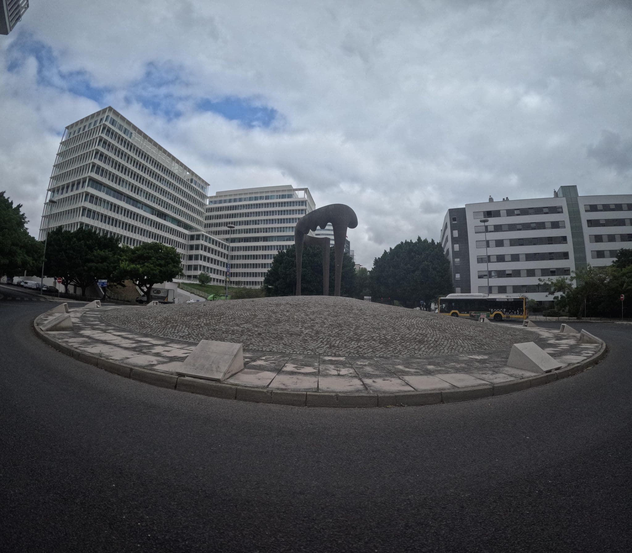 Street view near Martinhal Lisbon Oriente, Cabo Ruivo — © danielagos12 (CC BY-SA · Mapillary)