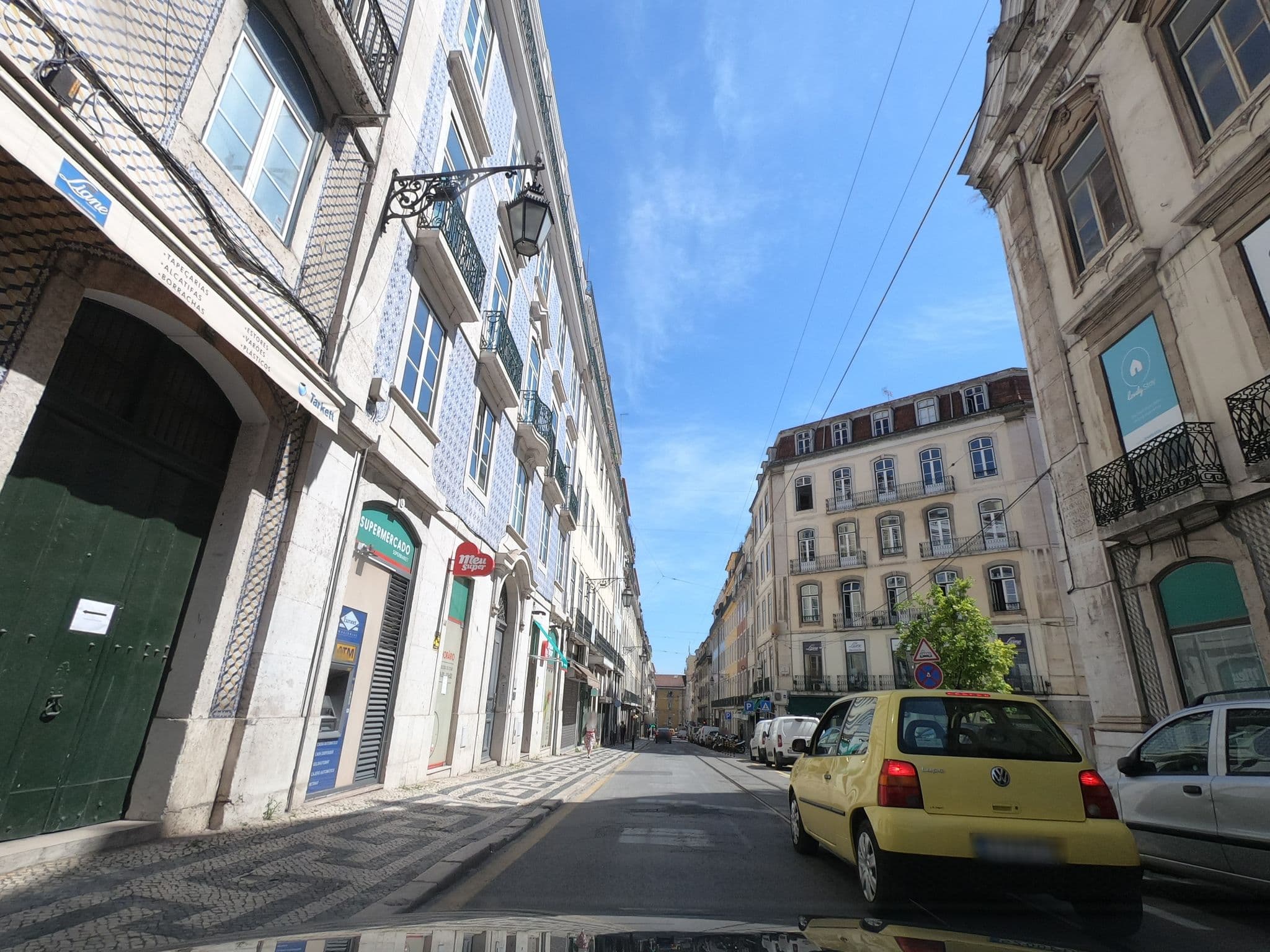 Street view near Hotel Corpus Christi Lisboa – Leonardo Limited Edition, Baixa — © filohipo (CC BY-SA · Mapillary)