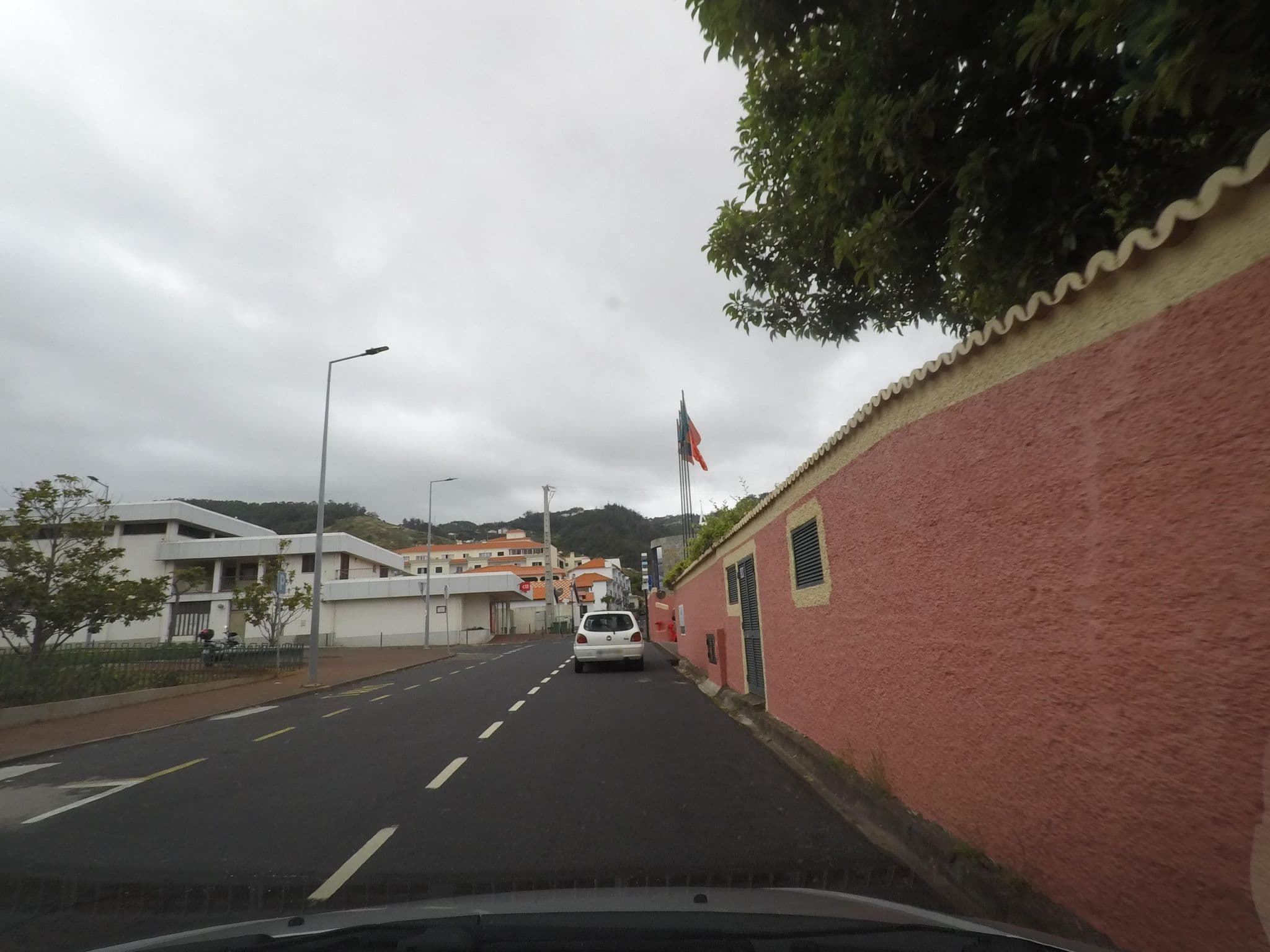 Street view near Quinta Splendida Wellness & Botanical Garden Hotel, Caniço — © nunocaldeira (CC BY-SA · Mapillary)