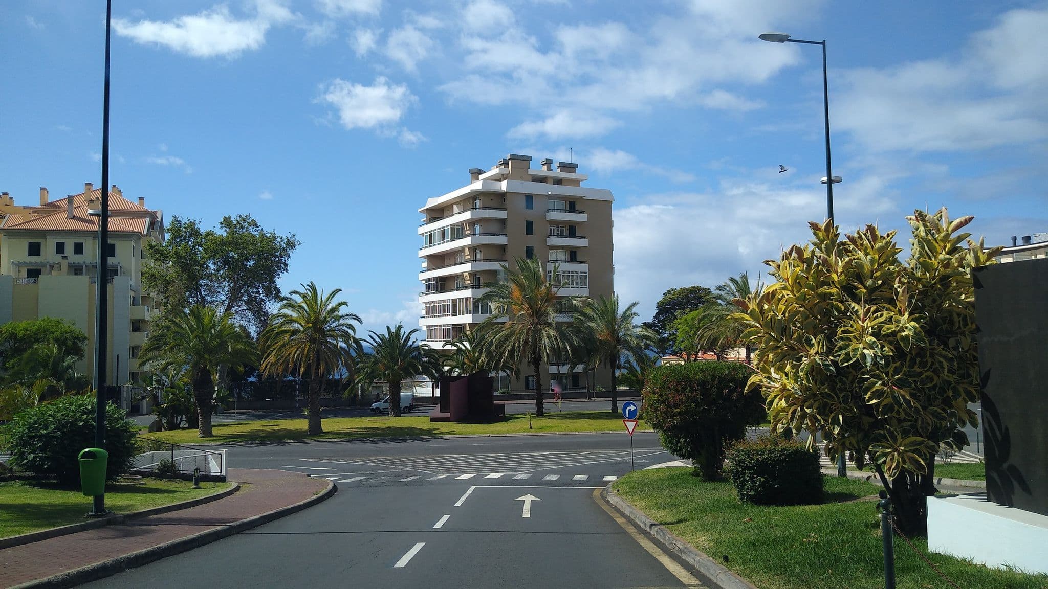 Street view near Jardins d'Ajuda, São Martinho — © nunocaldeira (CC BY-SA · Mapillary)