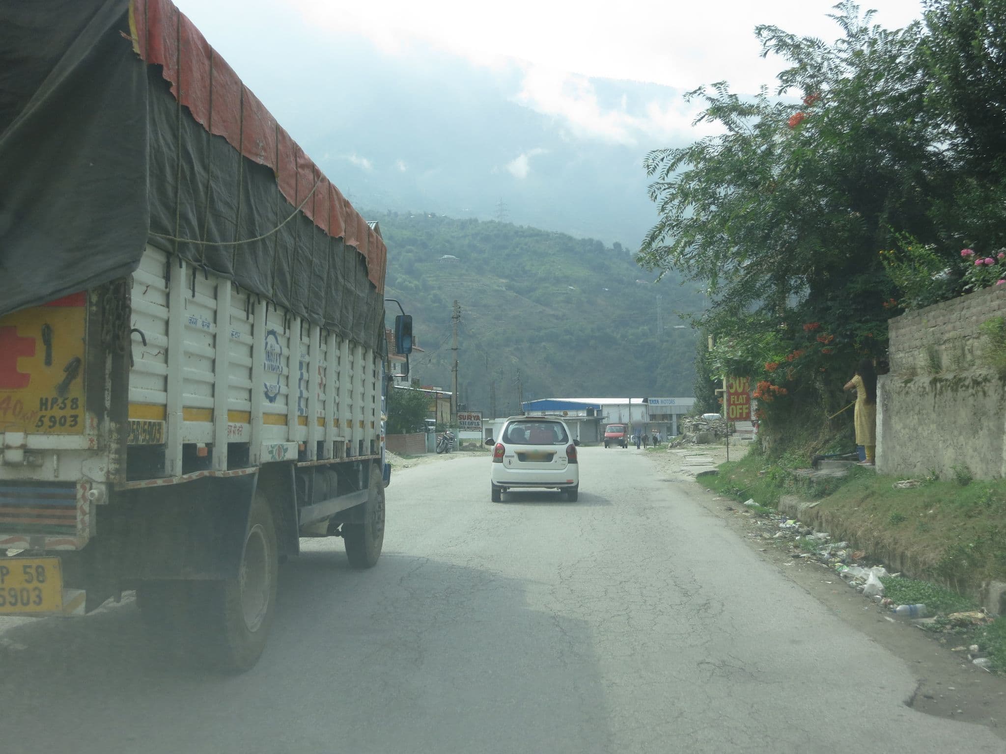 Street view near Anuppam Home Stay, Kulu